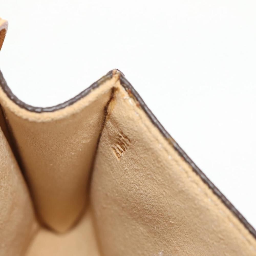 Louis Vuitton Shoulder Bags