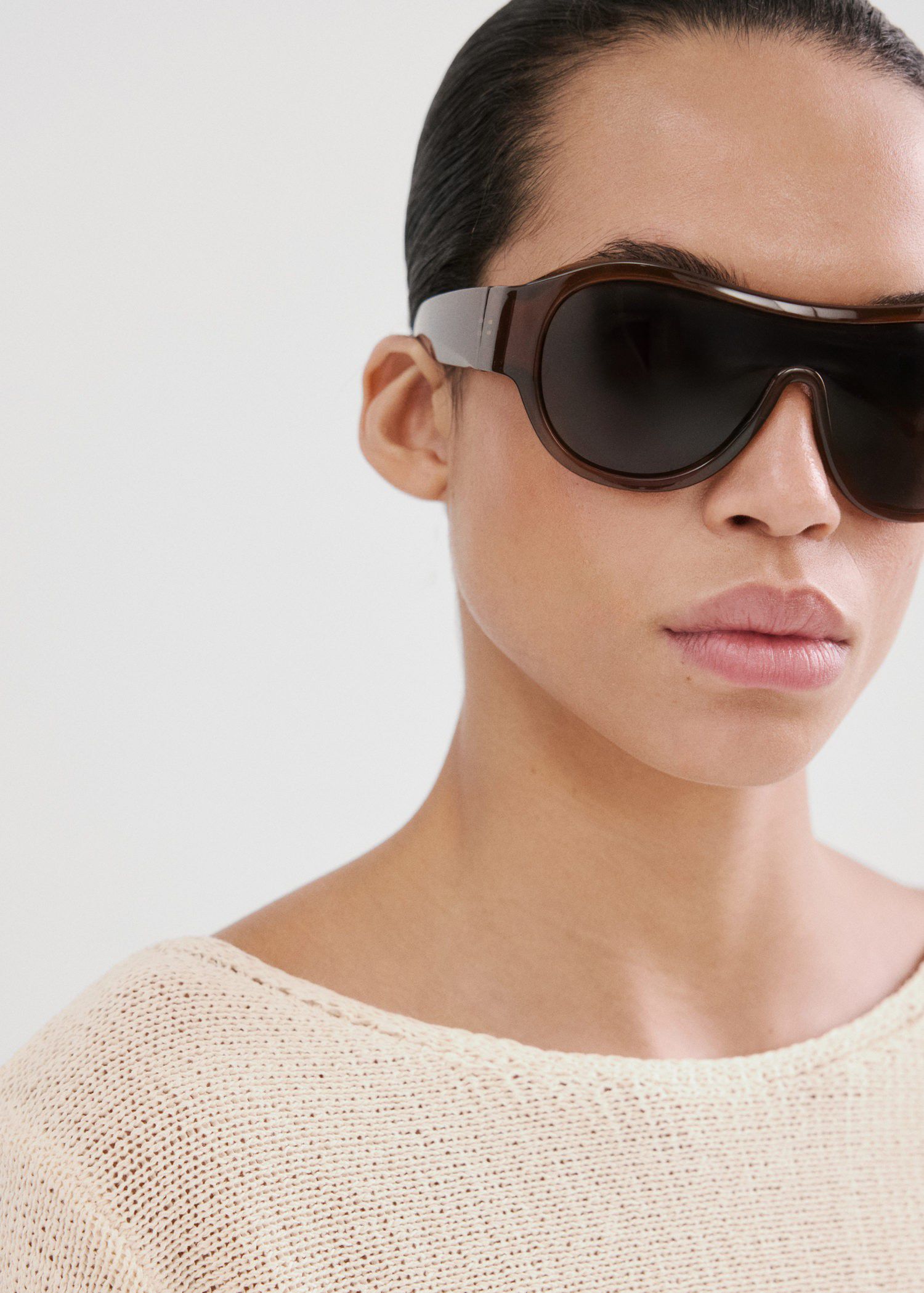 Long-sleeve knitted sweater