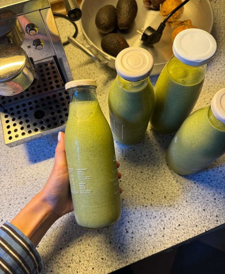 grøn juice på flaske