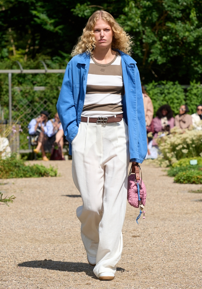 Model går på runway