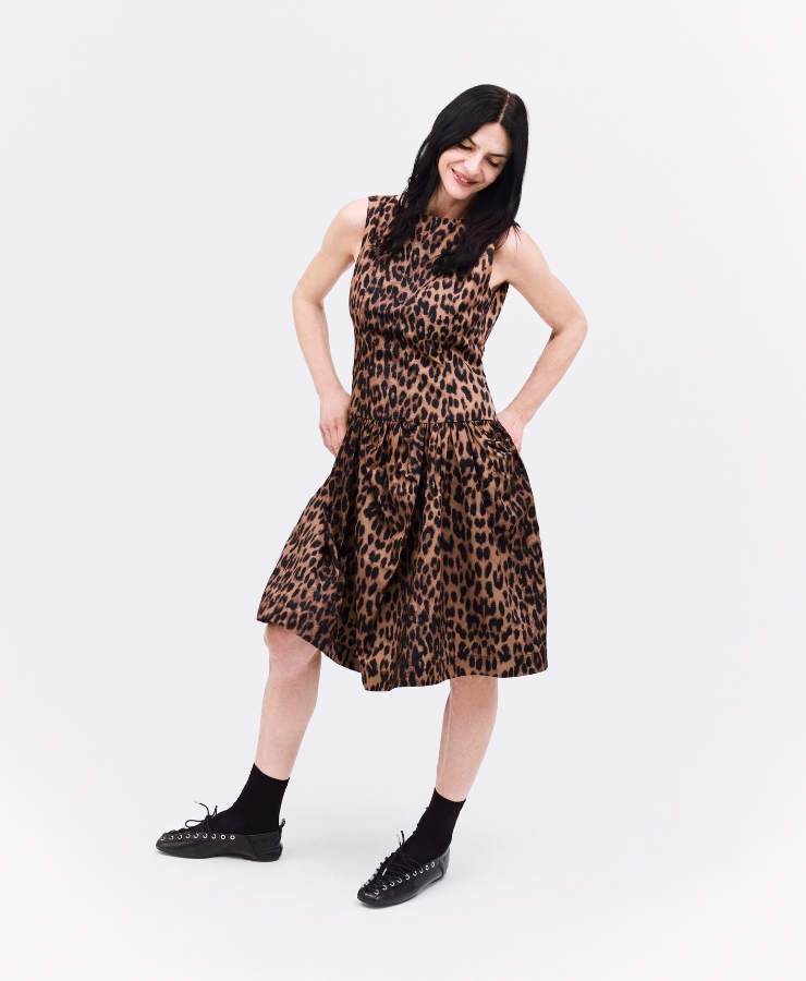 &lsquo;kvinde i leopard kjole&rsquo;