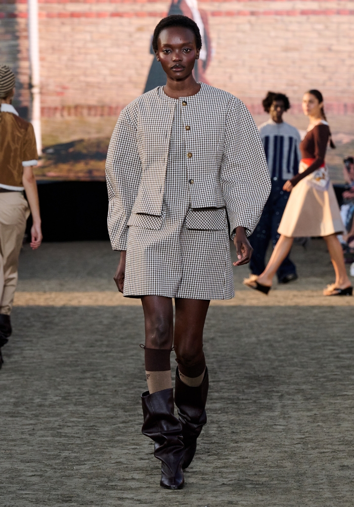 Model går på runway