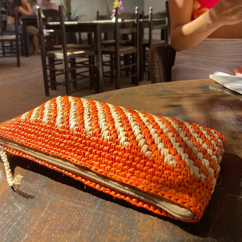 Mimose Clutch - Braided Raffia - H13 X W25 X D5 CM