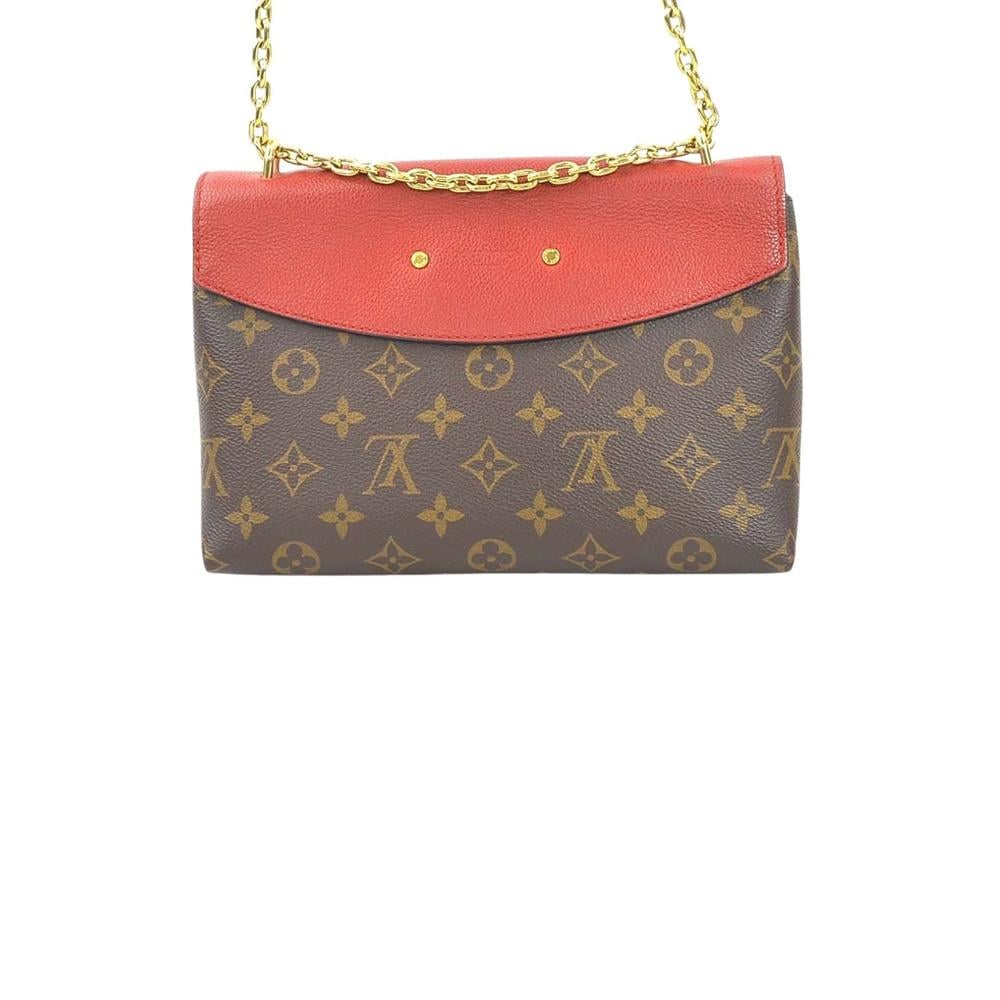 Louis Vuitton Shoulder Bags