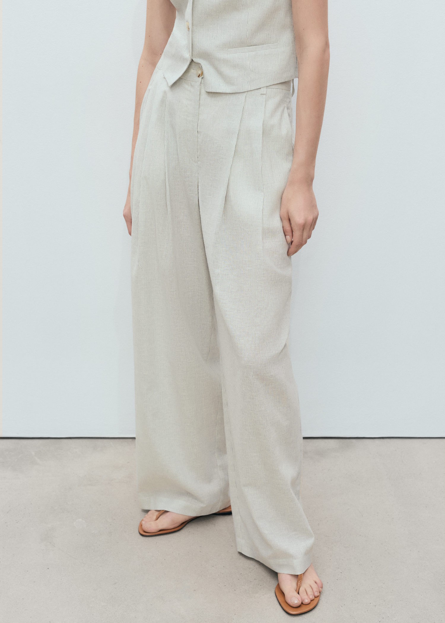 Straightfit Linen-blend Suit Trous