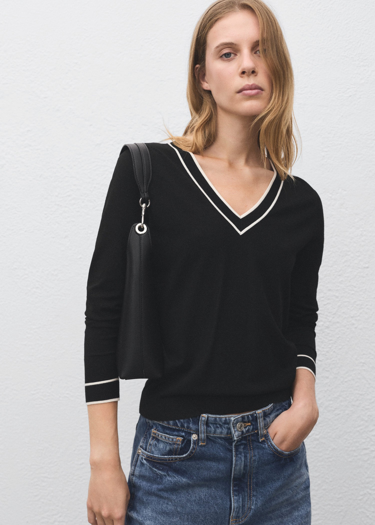 Contrasting Vneck Sweater