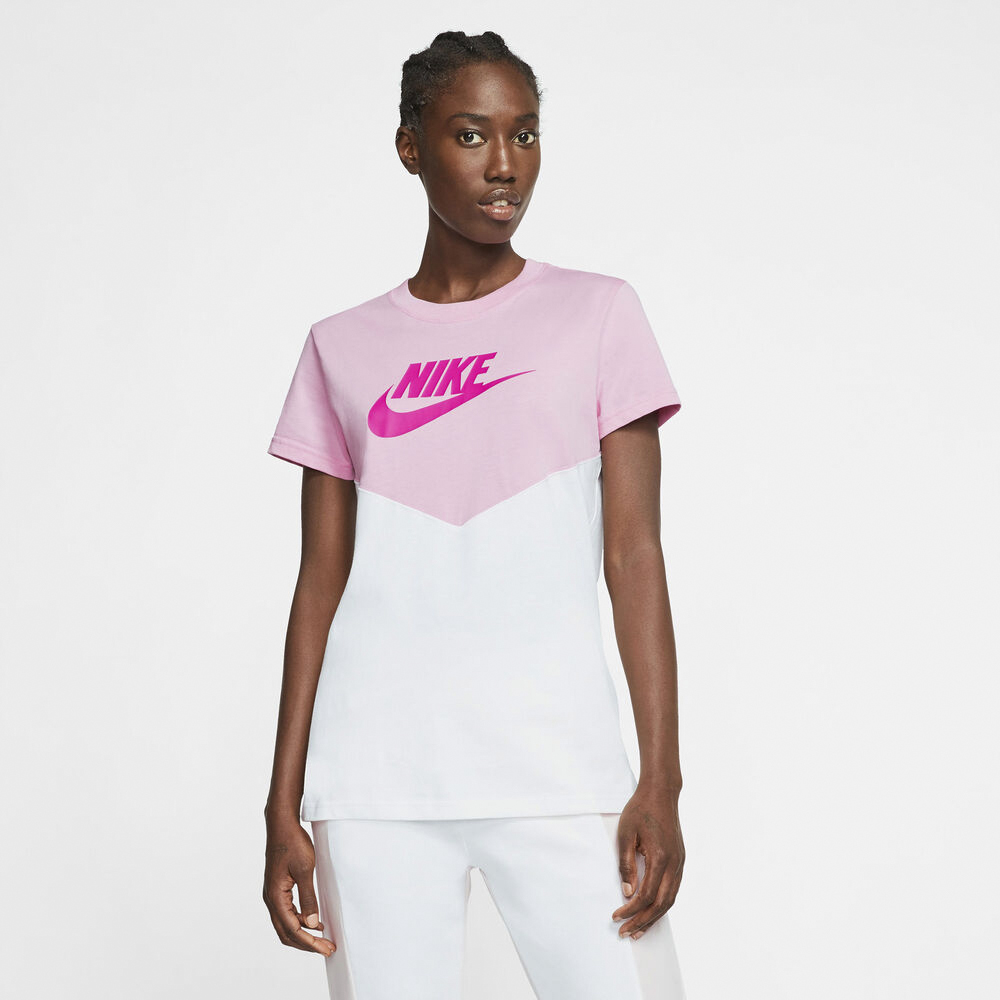 Sportswear Heritage Tshirt - Køb til DKK 130 - Spar 48%