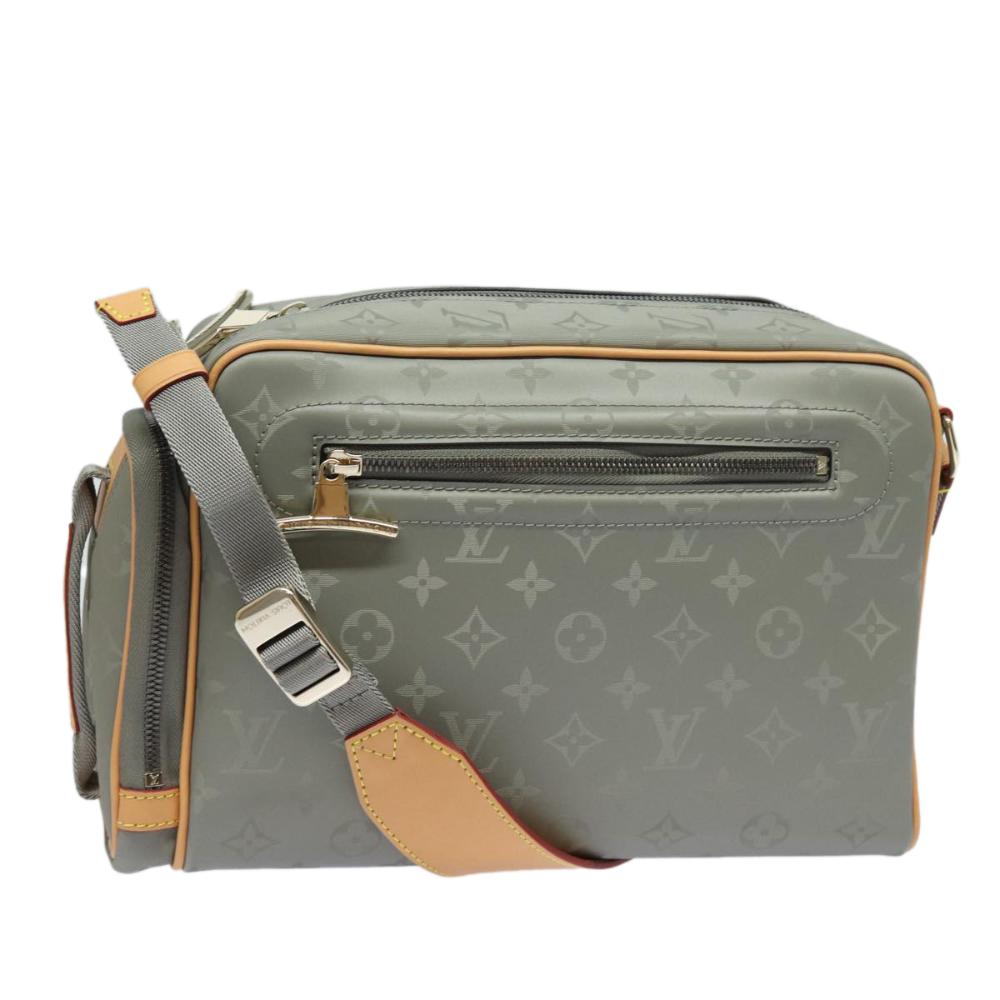 Louis Vuitton Shoulder Bags