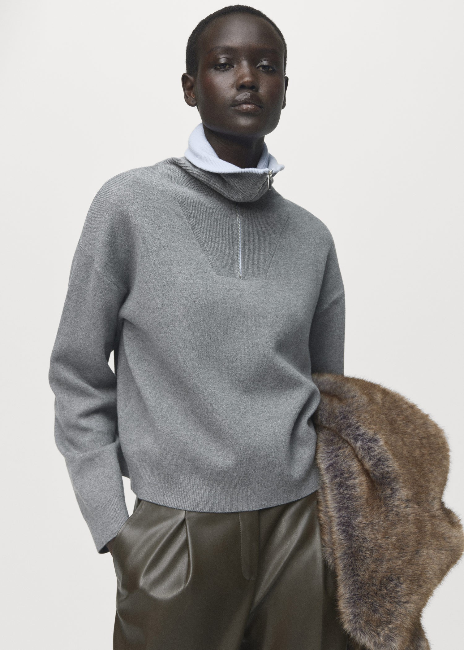 Turtleneck Sweater With zip