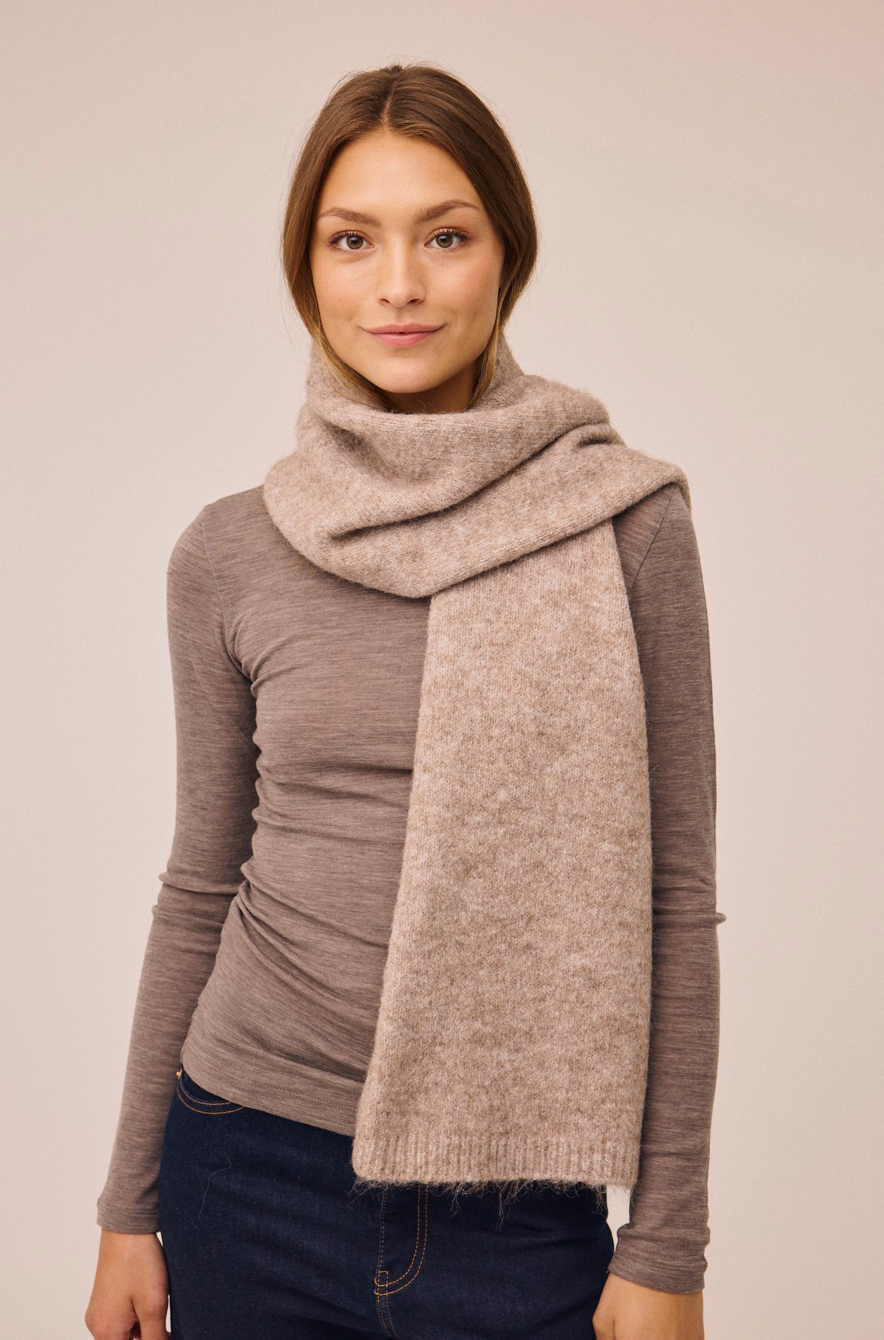 Iselin 7 GRS Scarf