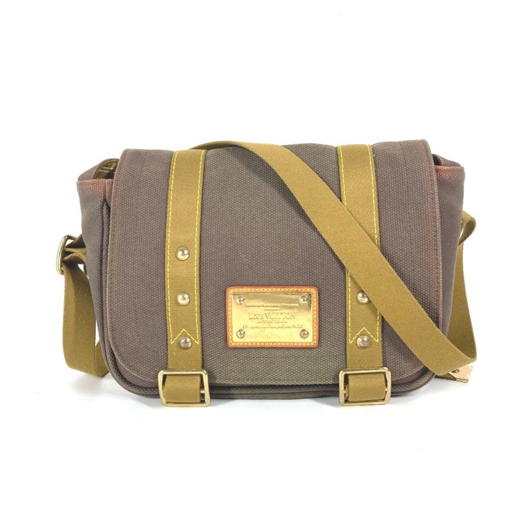 Louis Vuitton Shoulder Bags