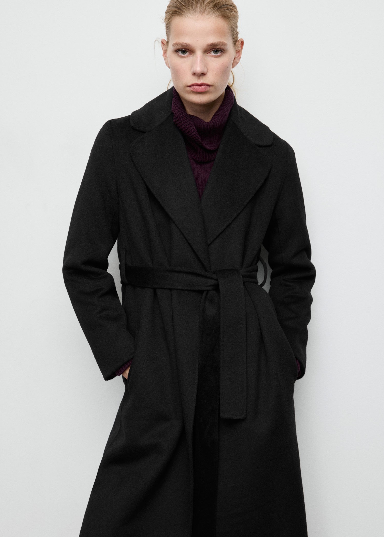 Handmade Wool Coat With Belt - DKK 1.000 - Spar 23%
