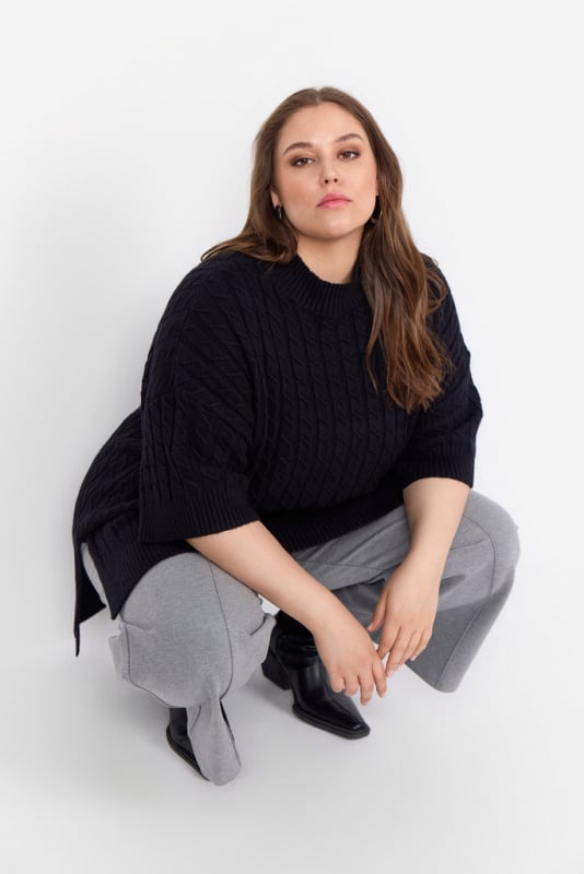 Curvy Wajamia 1 Pullover Sort