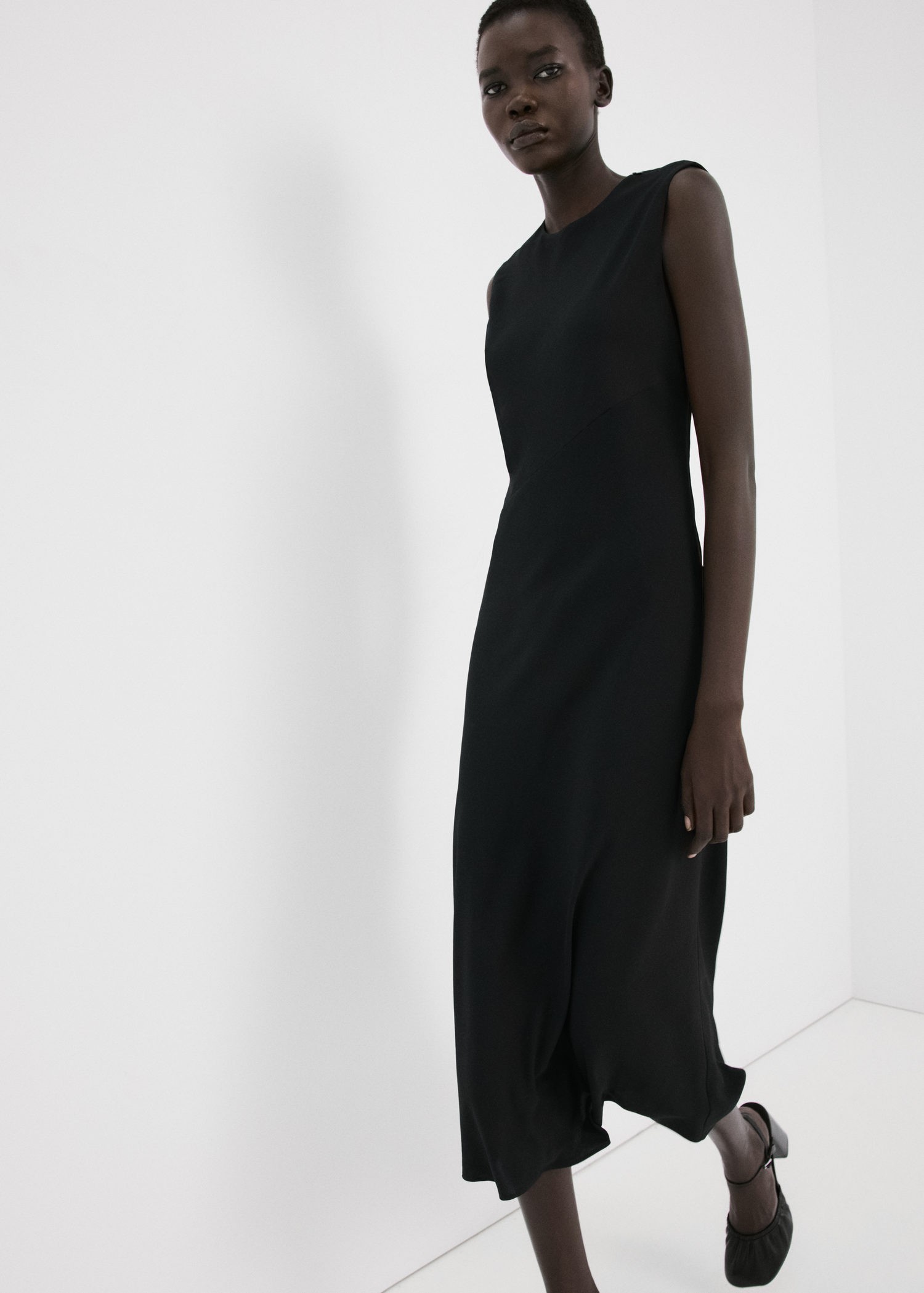 Mididress With Back Neckline