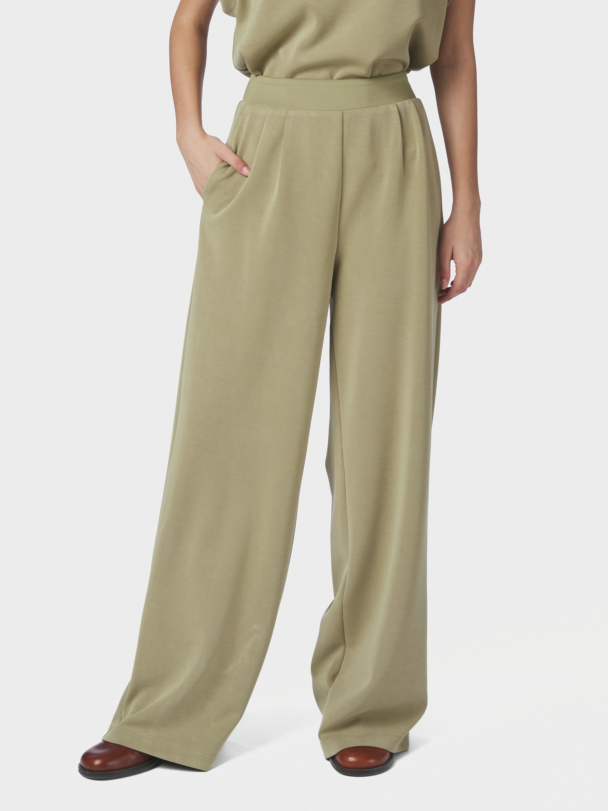 Isark Soft Pants