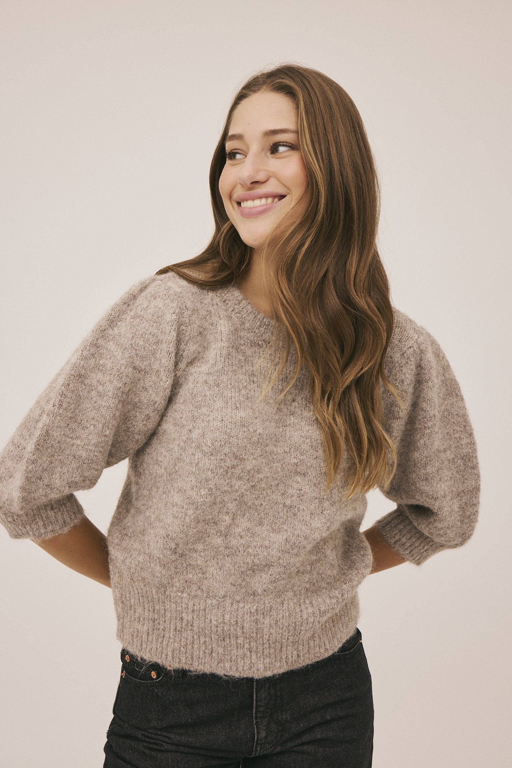 Avelyn 6 Strikket Bluse GRS