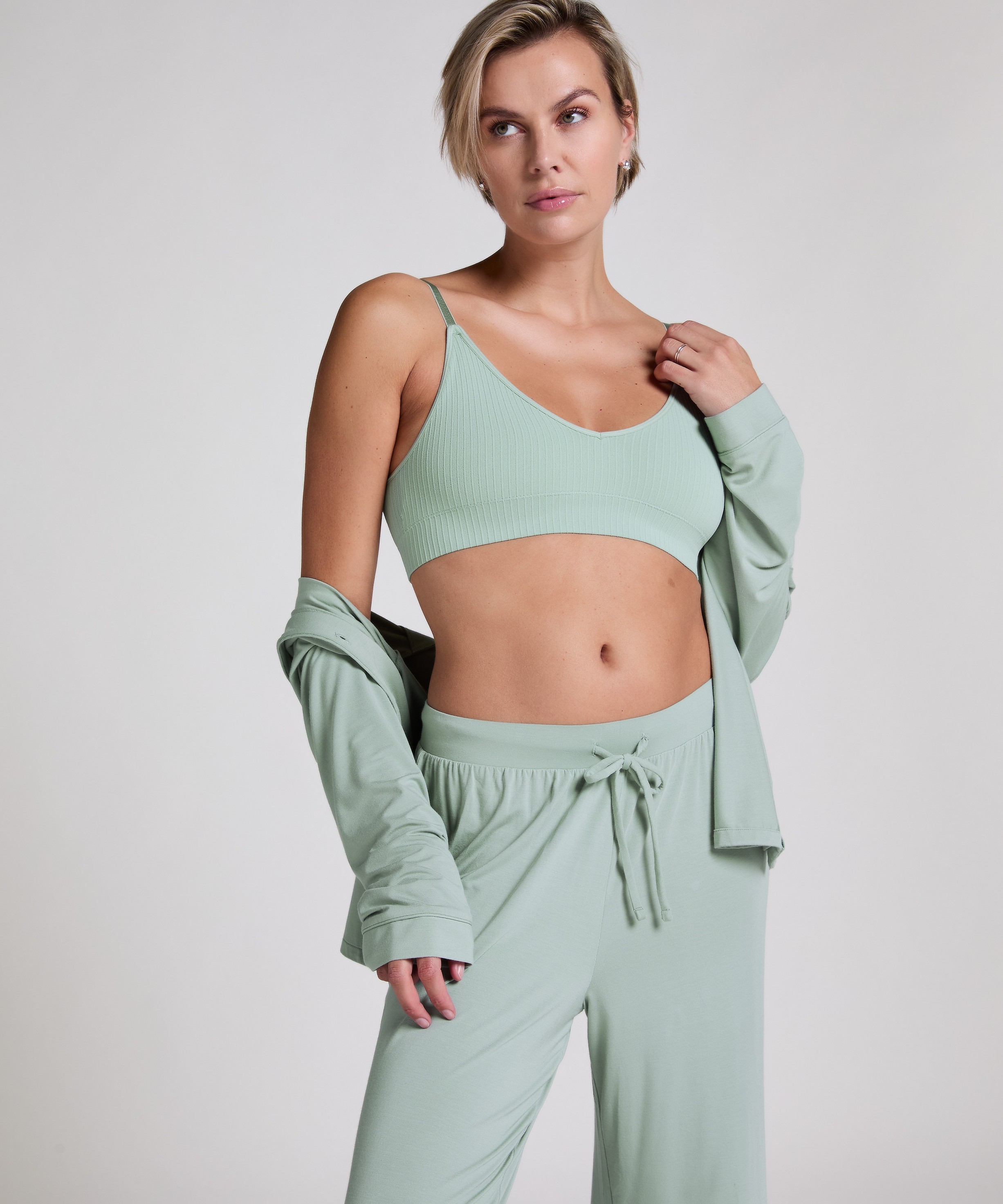Essential Jersey Longsleeved Jacket