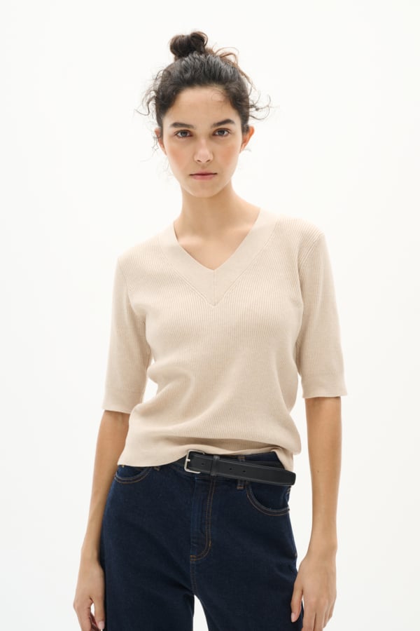 Leenahiw Vneck Blouse