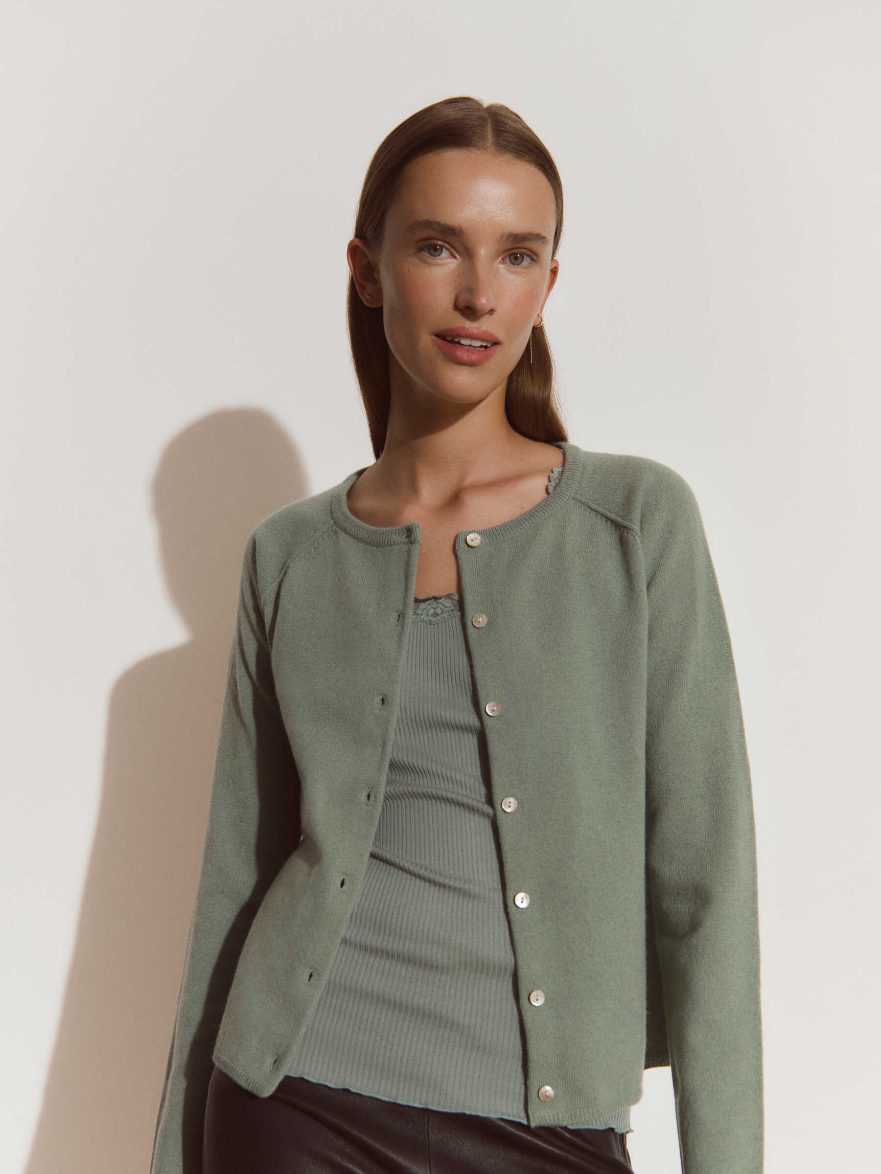 Rwlaica LS Oneck Raglan Cardigan