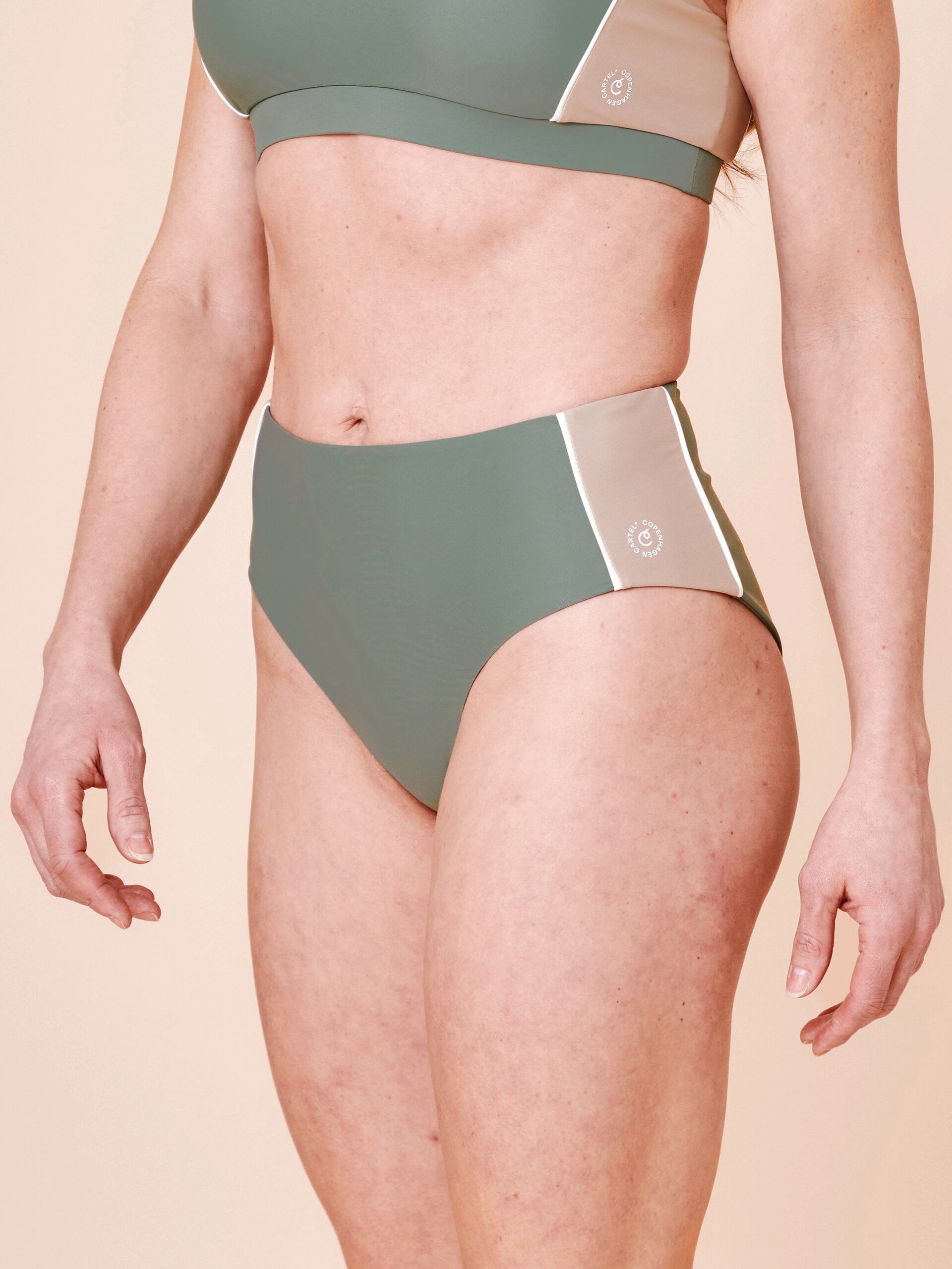 Ubud Colorblock Highwaisted Bikini Bottom - Army/sand - Køb til DKK 280 - Spar 60%