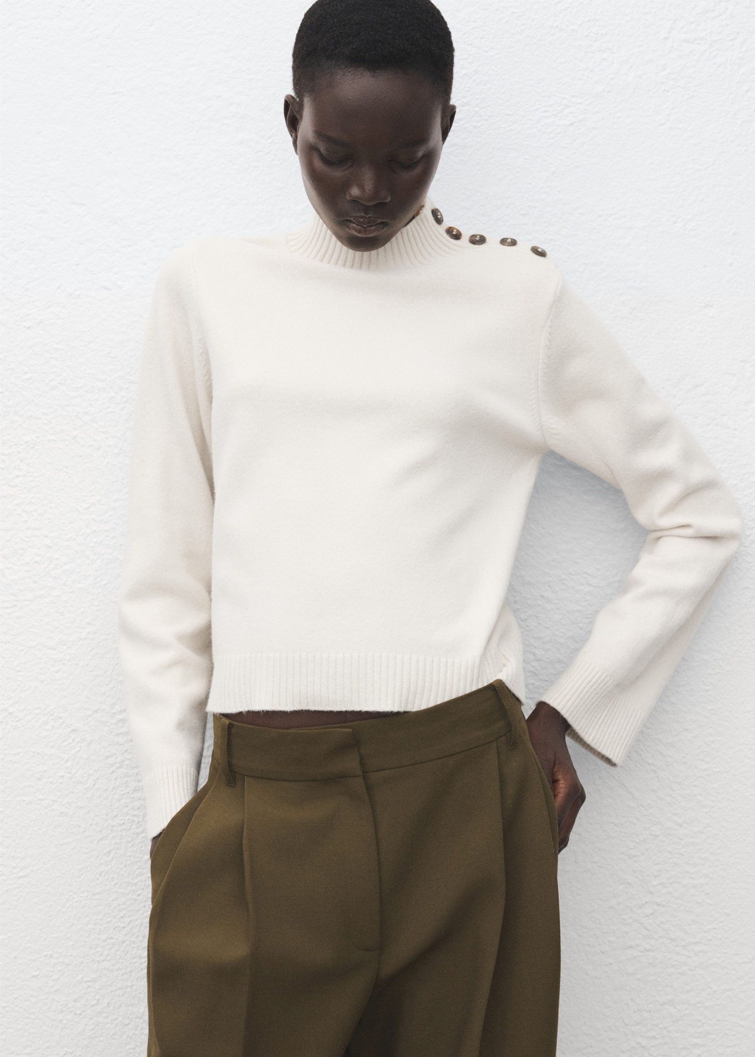 Perkinsneck Sweater With Button
