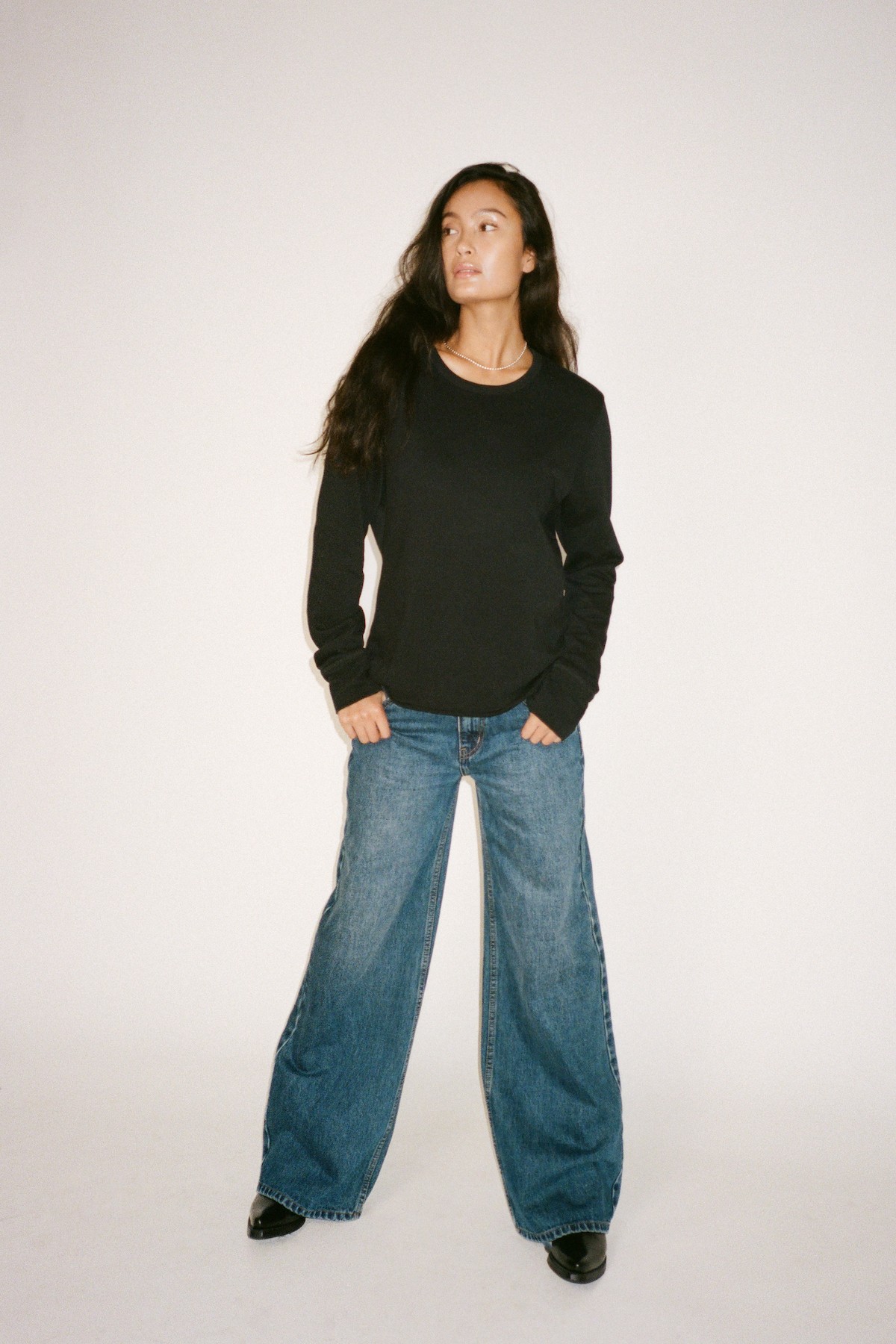 Light Stretch Crew Neck top Hila