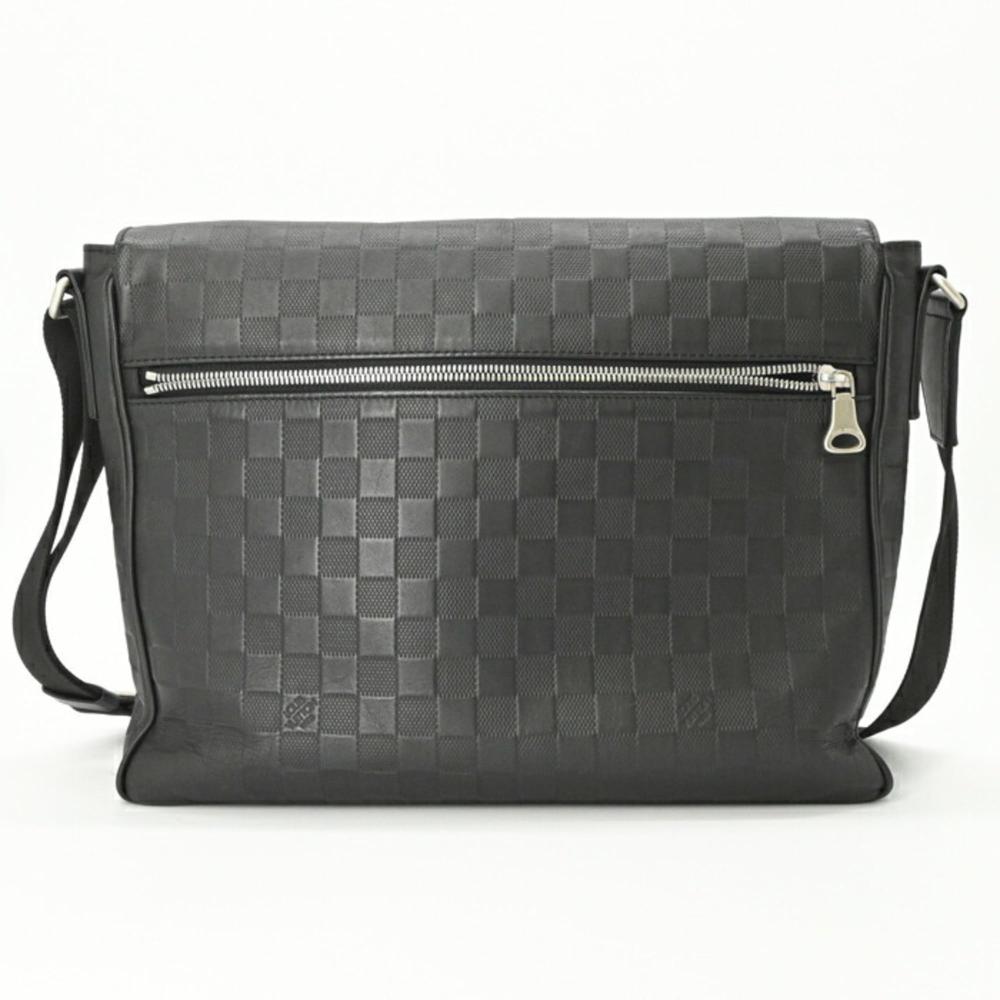 Louis Vuitton District