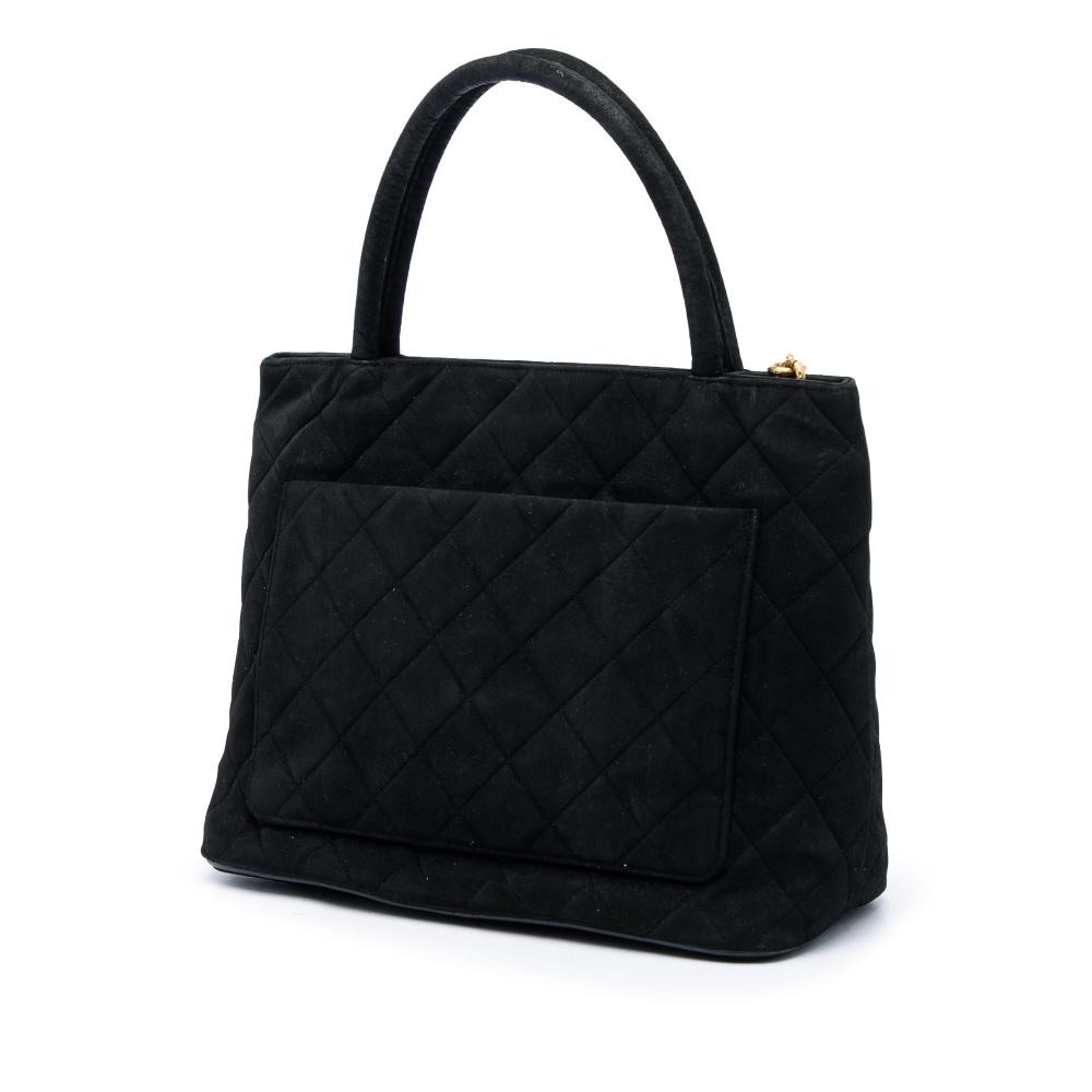 Chanel Medaillon