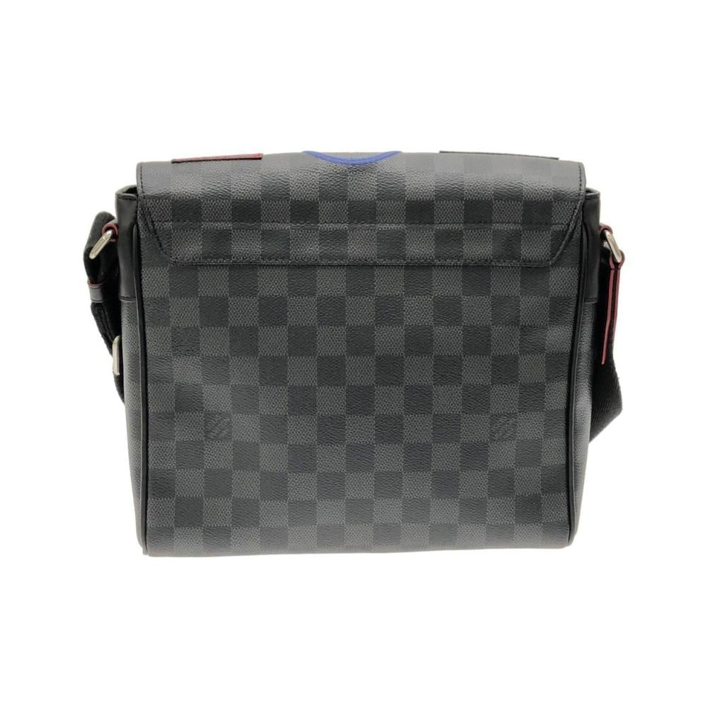 Louis Vuitton District