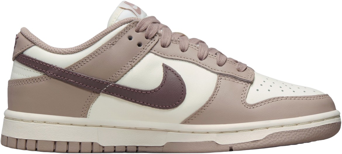 Dunk Low Sneakers