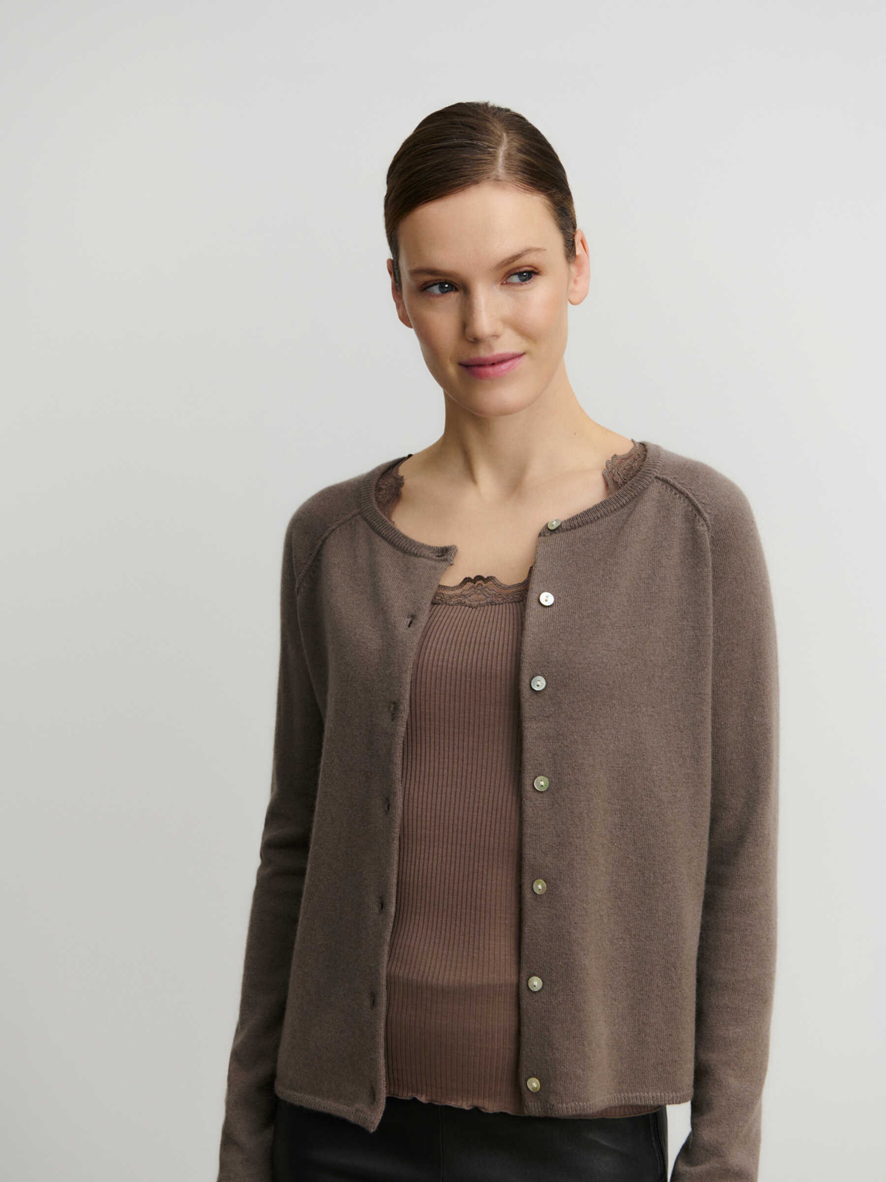 Rwlaica Cashmere LS Oneck Raglan Cardigan