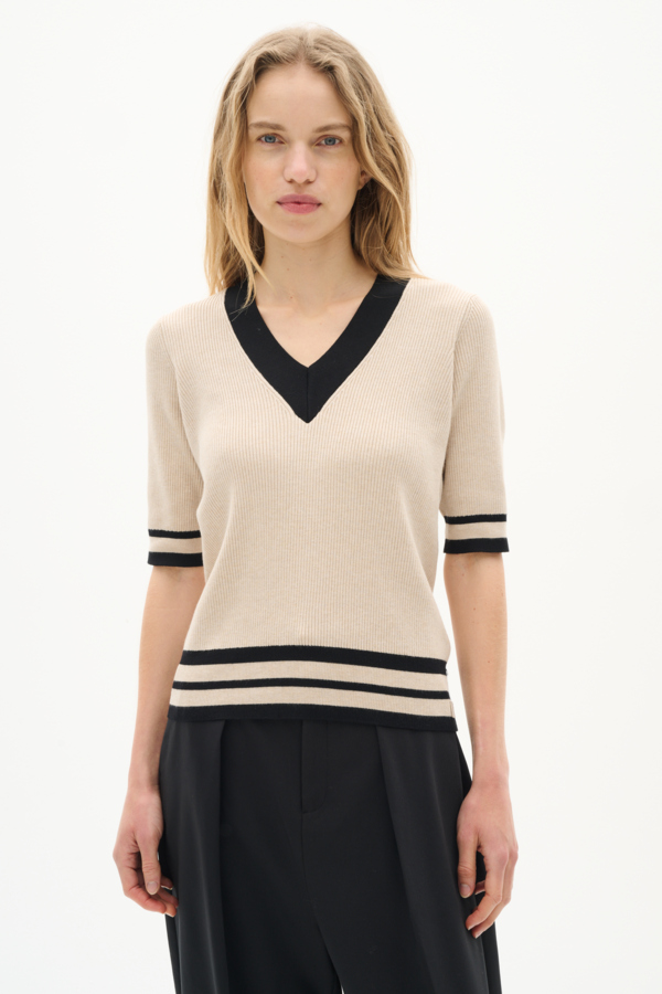 Leenahiw Vneck Blouse