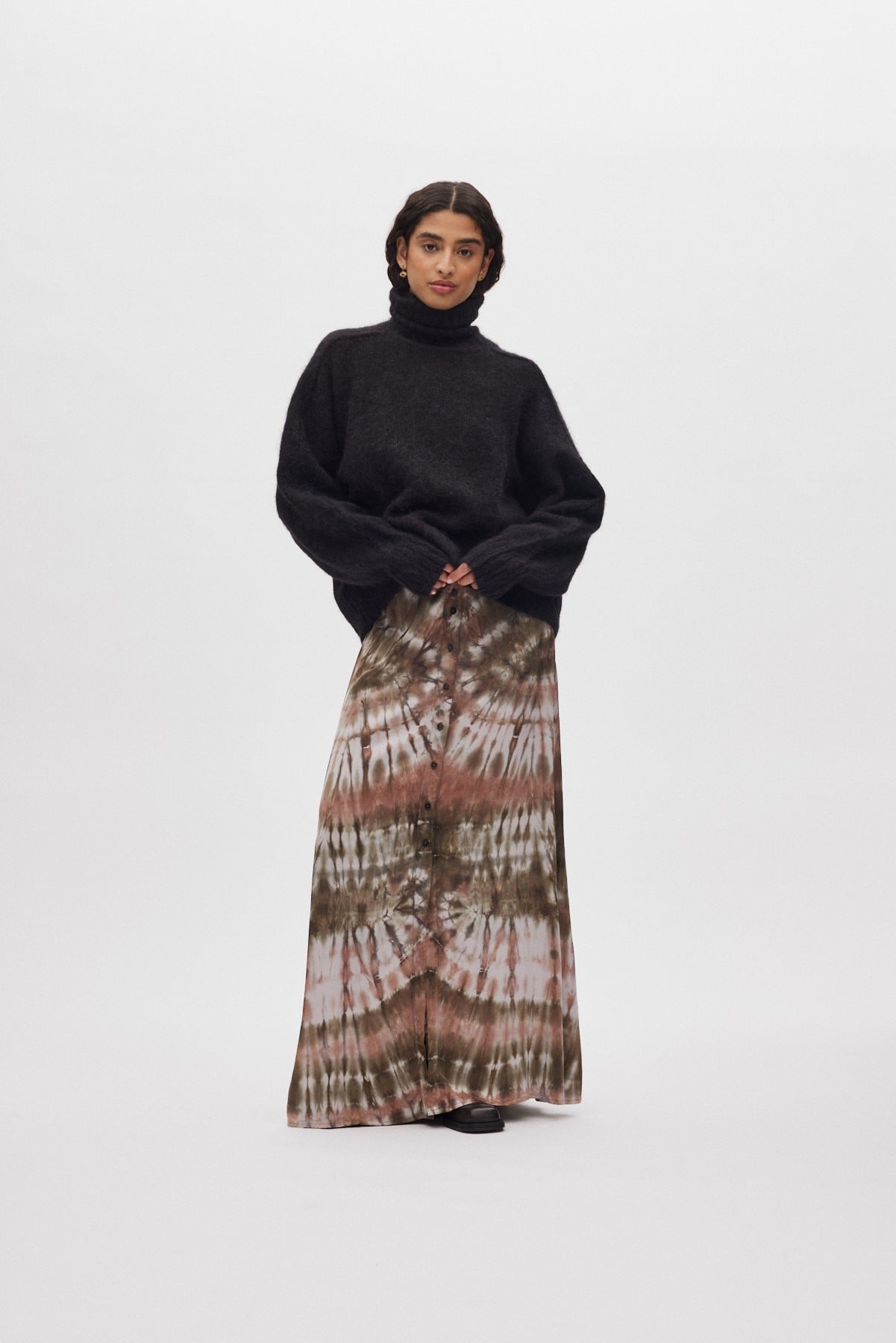Fluffy Knit Funnelneck Sweater - M