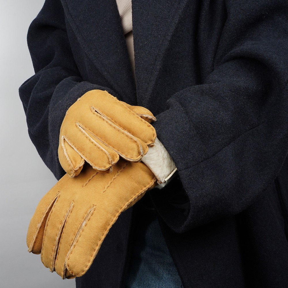 Kelly Glowes - Sheep Skin W/ Shearling Cuff