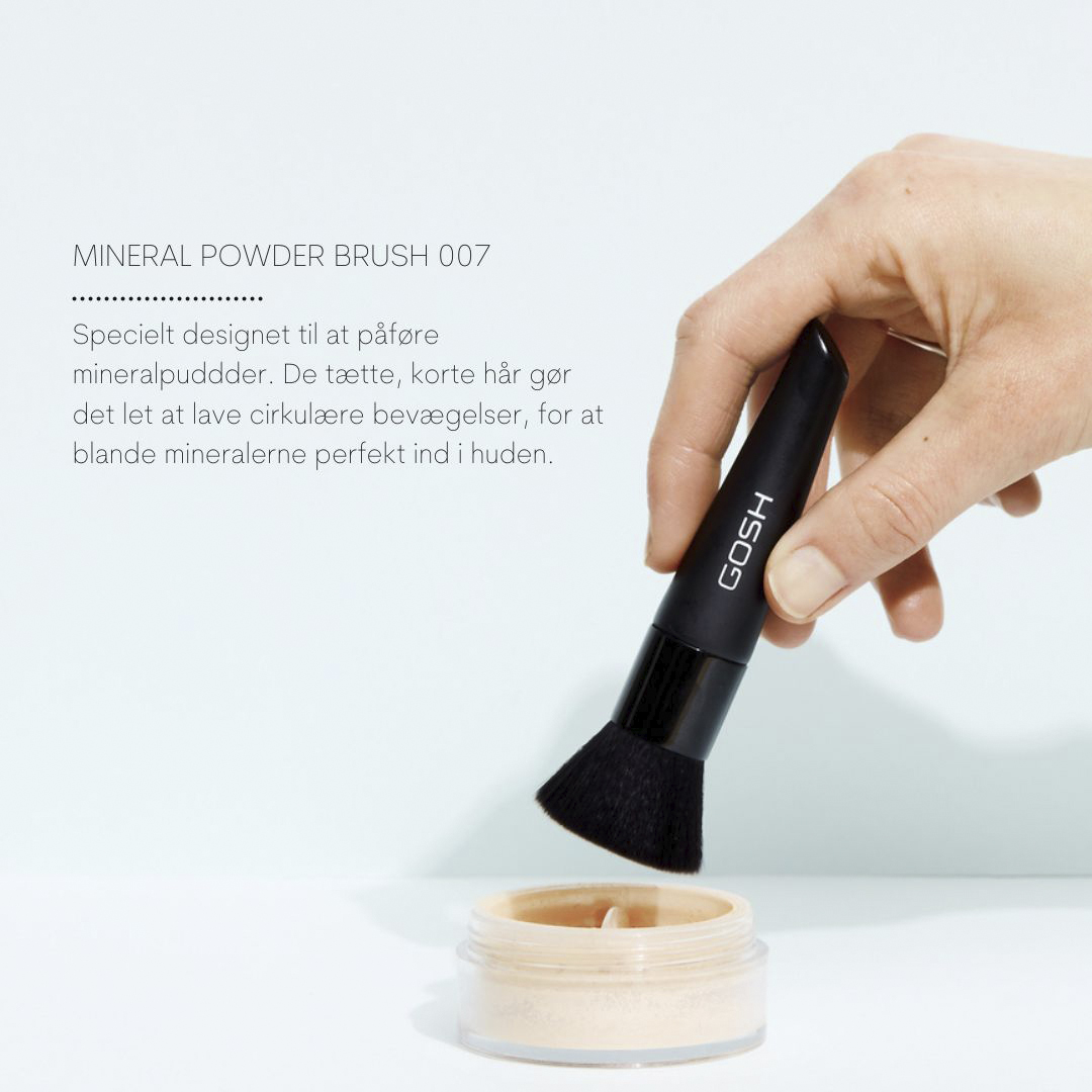 Billede af Gosh Mineral Powder Brush 007