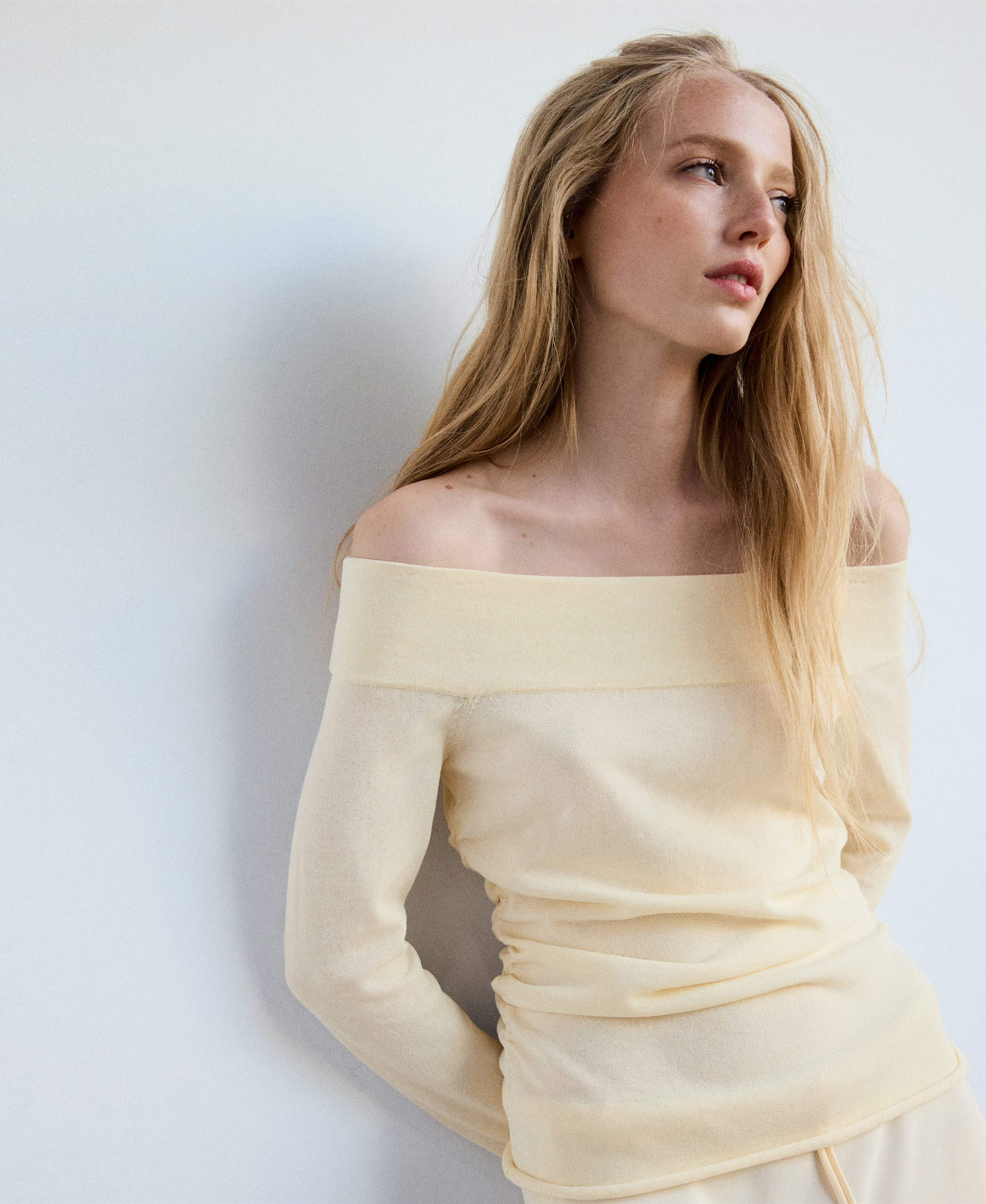 Offthe-shoulder Knitted Sweater