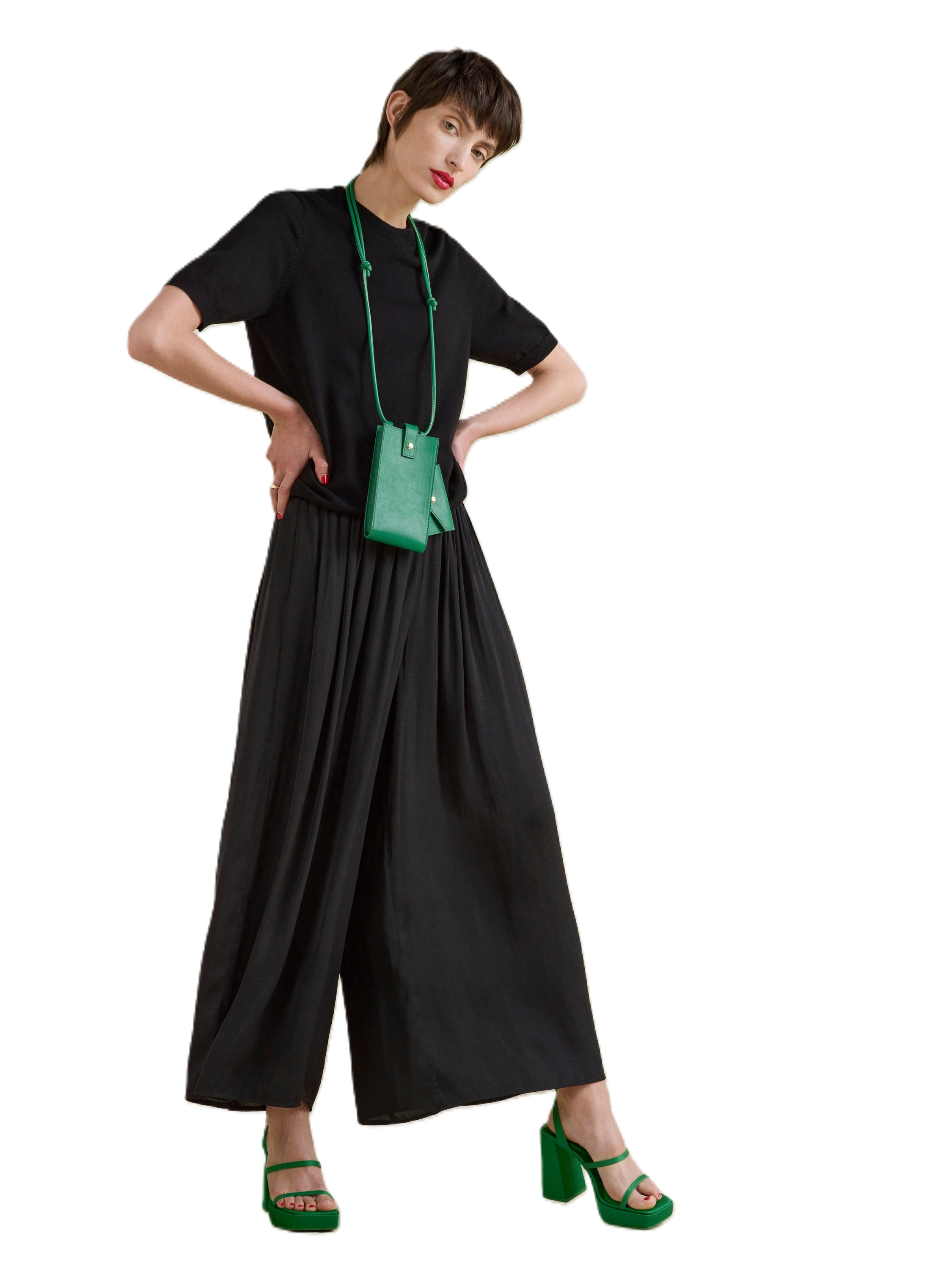 Fineknitted top With Round Necklin