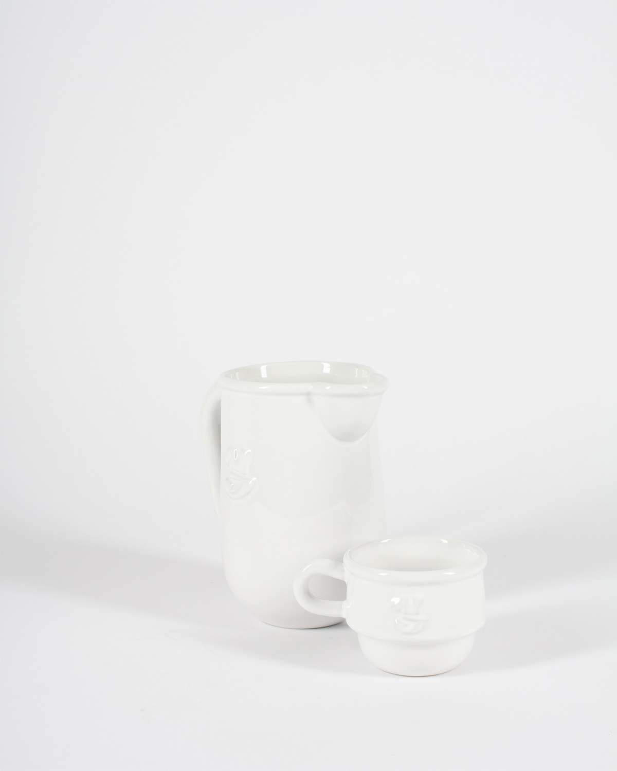 Kantne Pitcher