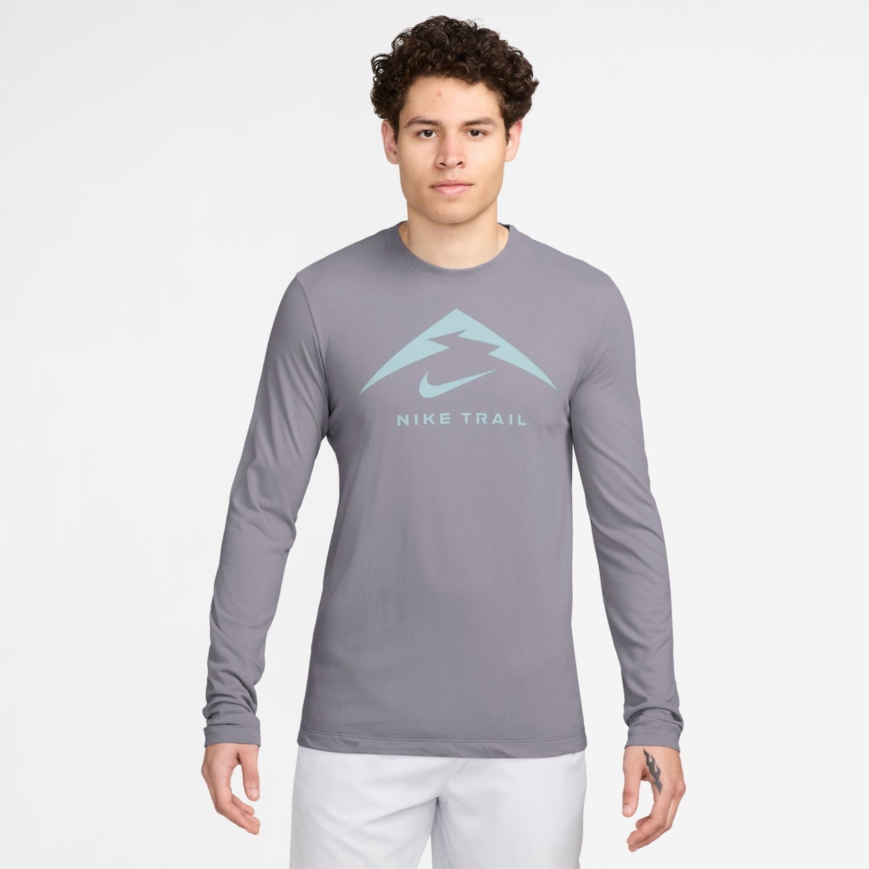 Drifit Langærmet T-shirt - Køb til DKK 200 - Spar 42%