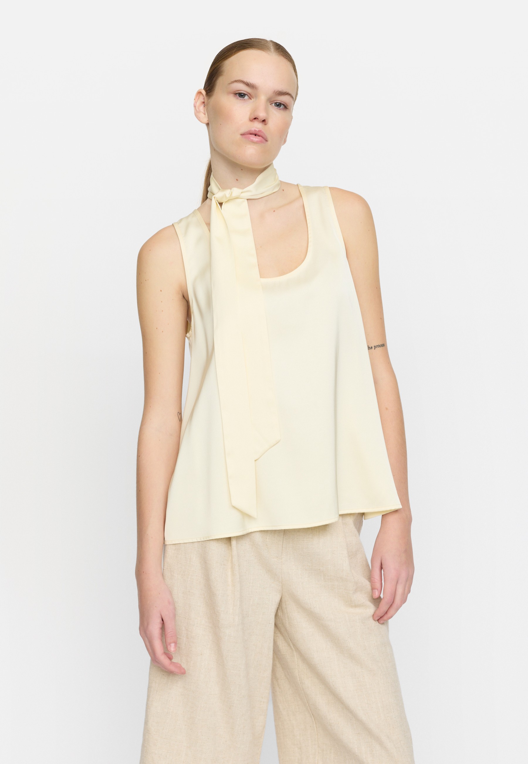 Srleia Tank Top - Køb til DKK 120 - Spar 69%