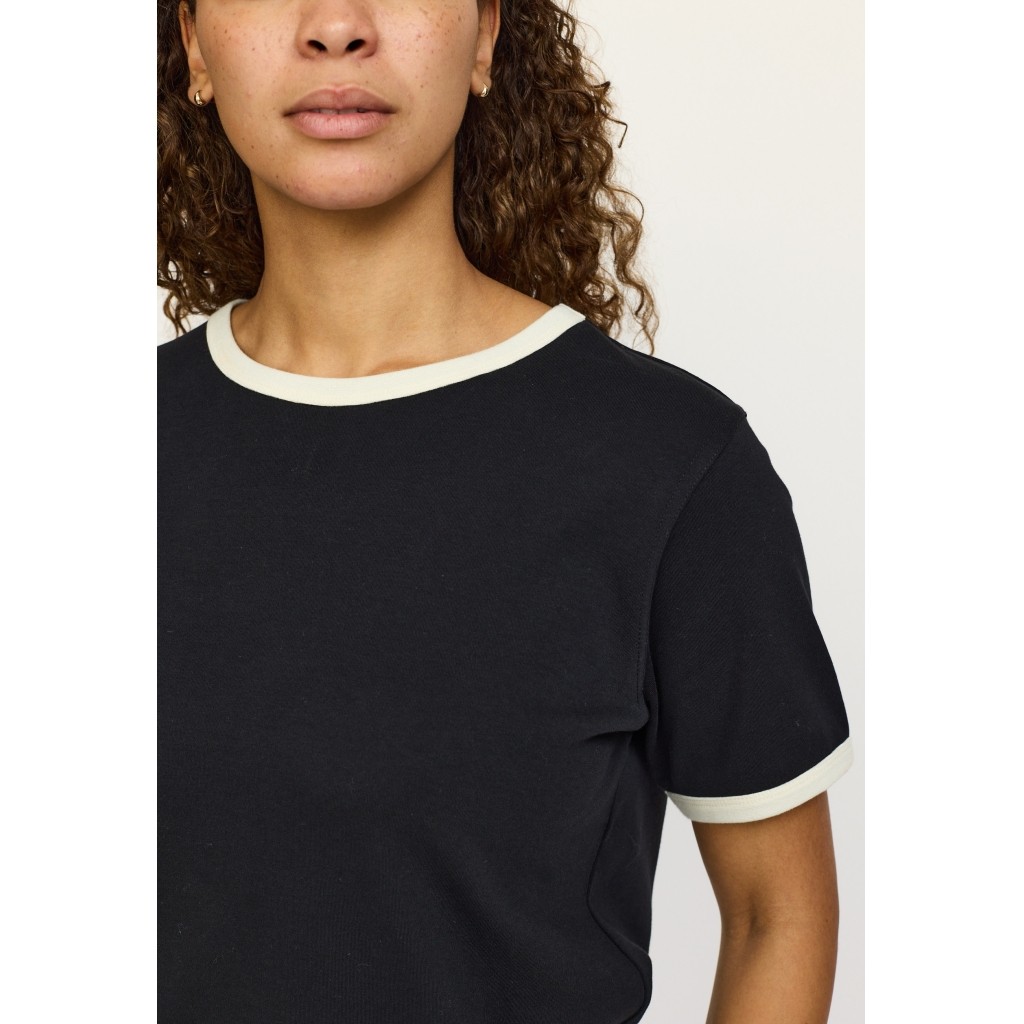 Srhella Contrasted Oneck Top Gots - Køb til DKK 225 - Spar 25%