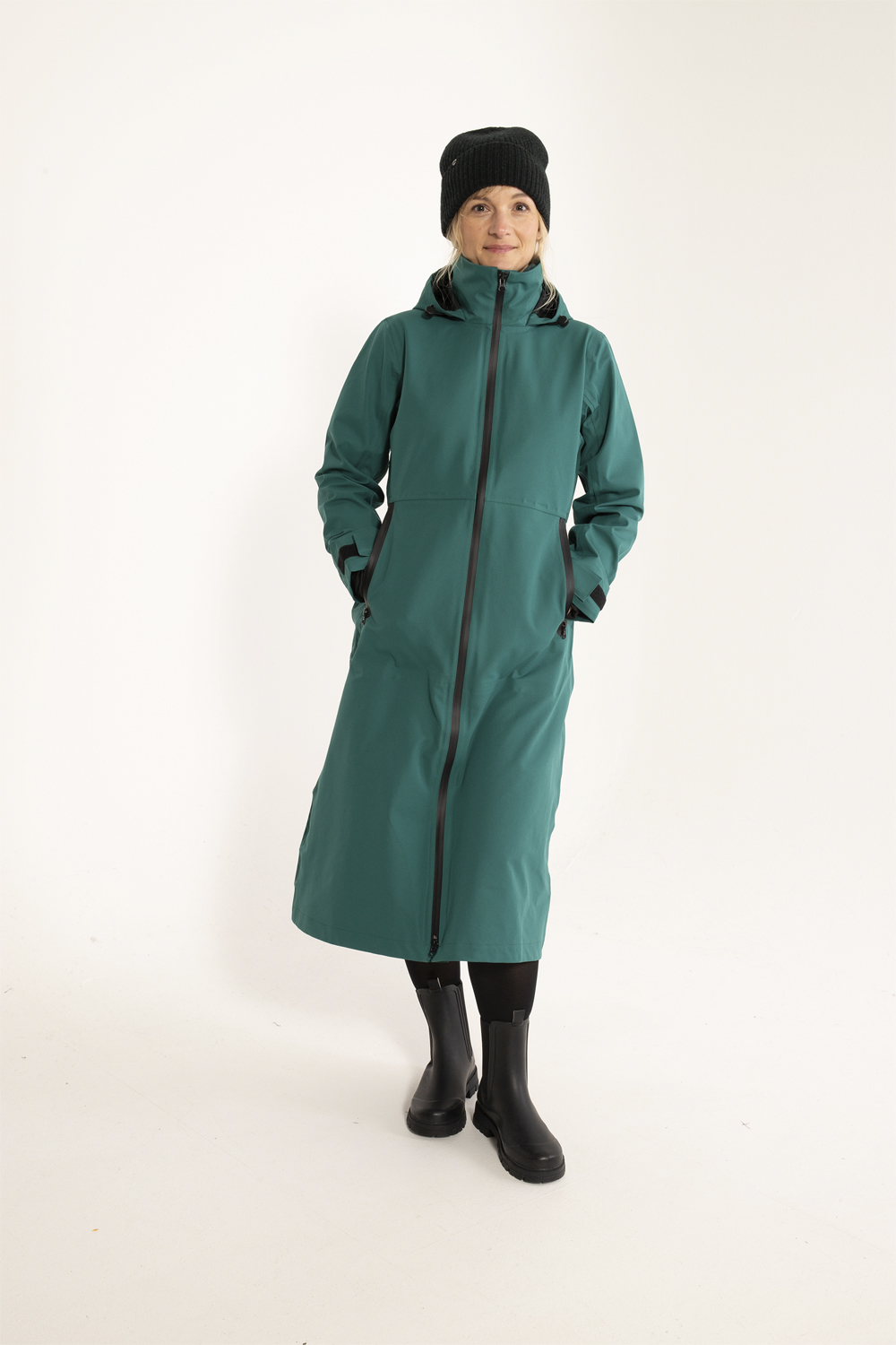 The Danedogwalker Raincoat Dark Pine