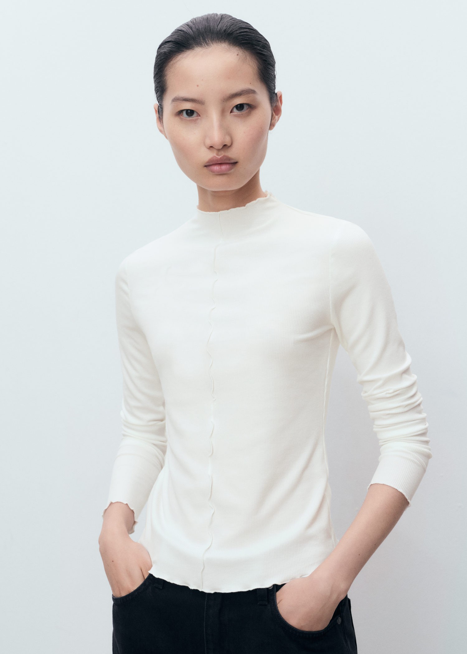 Ribbed Tshirt With Scalloped Trim