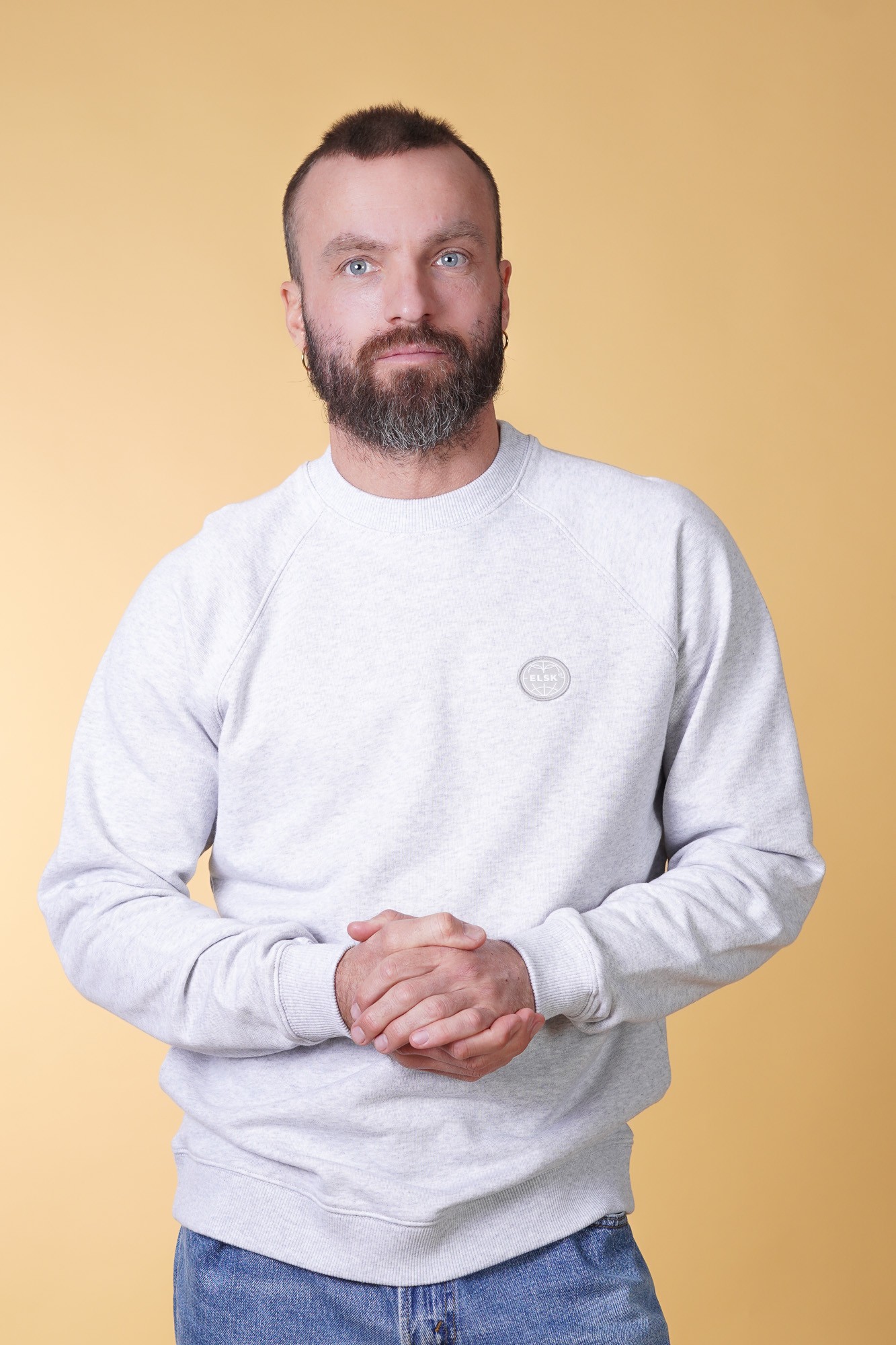 Globe Men’s Raglan Crewneck
