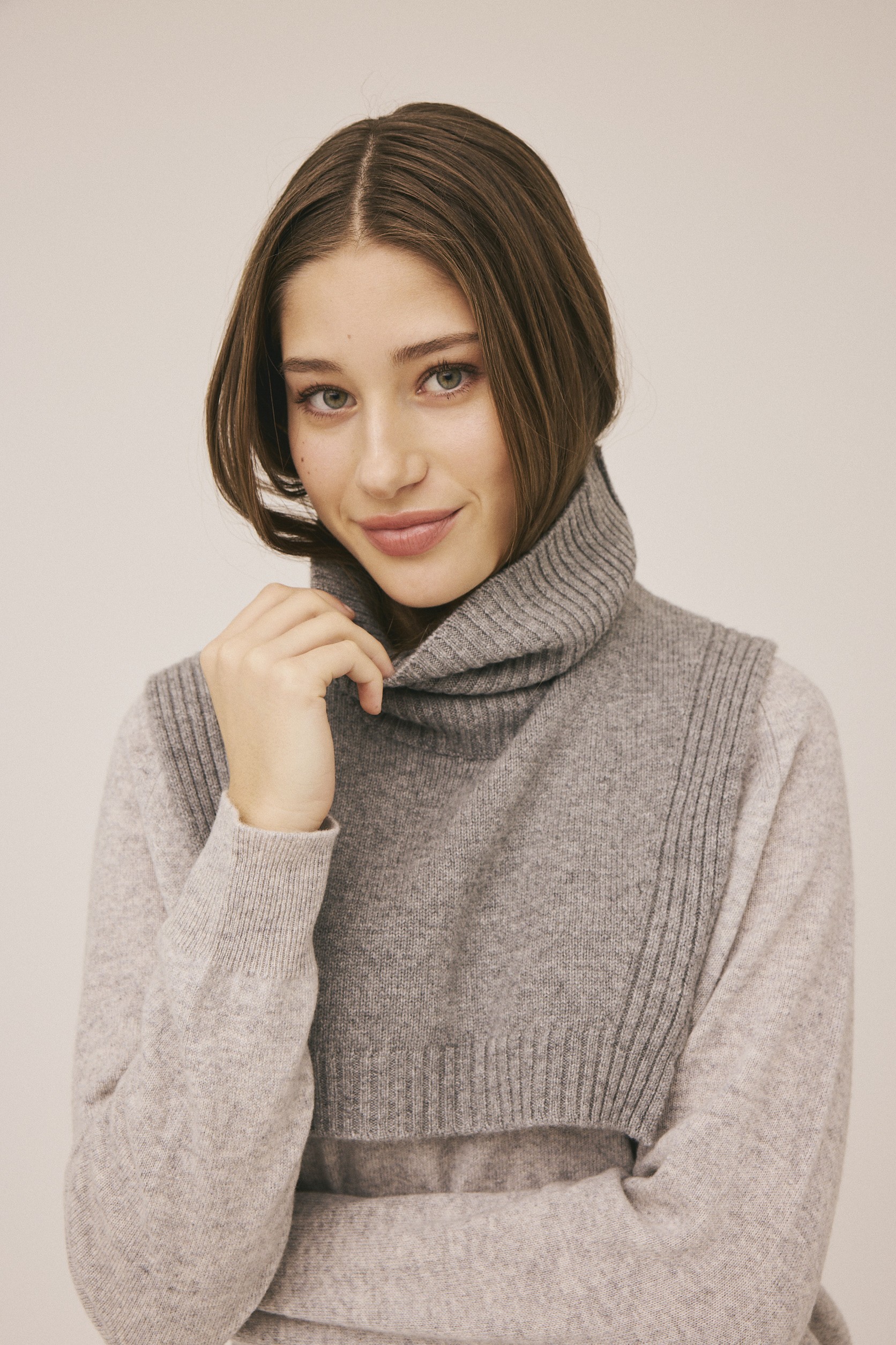 Karrie 9 100% Cashmere