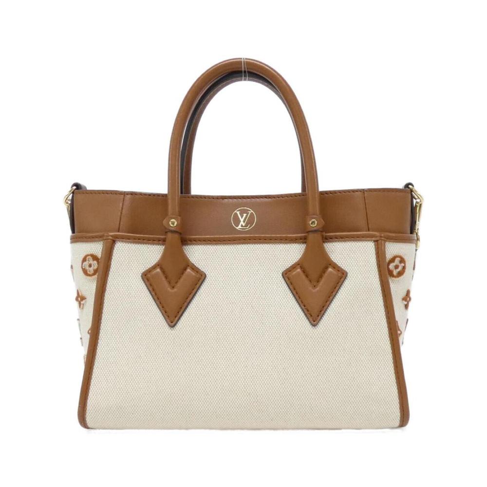 Louis Vuitton On My Side