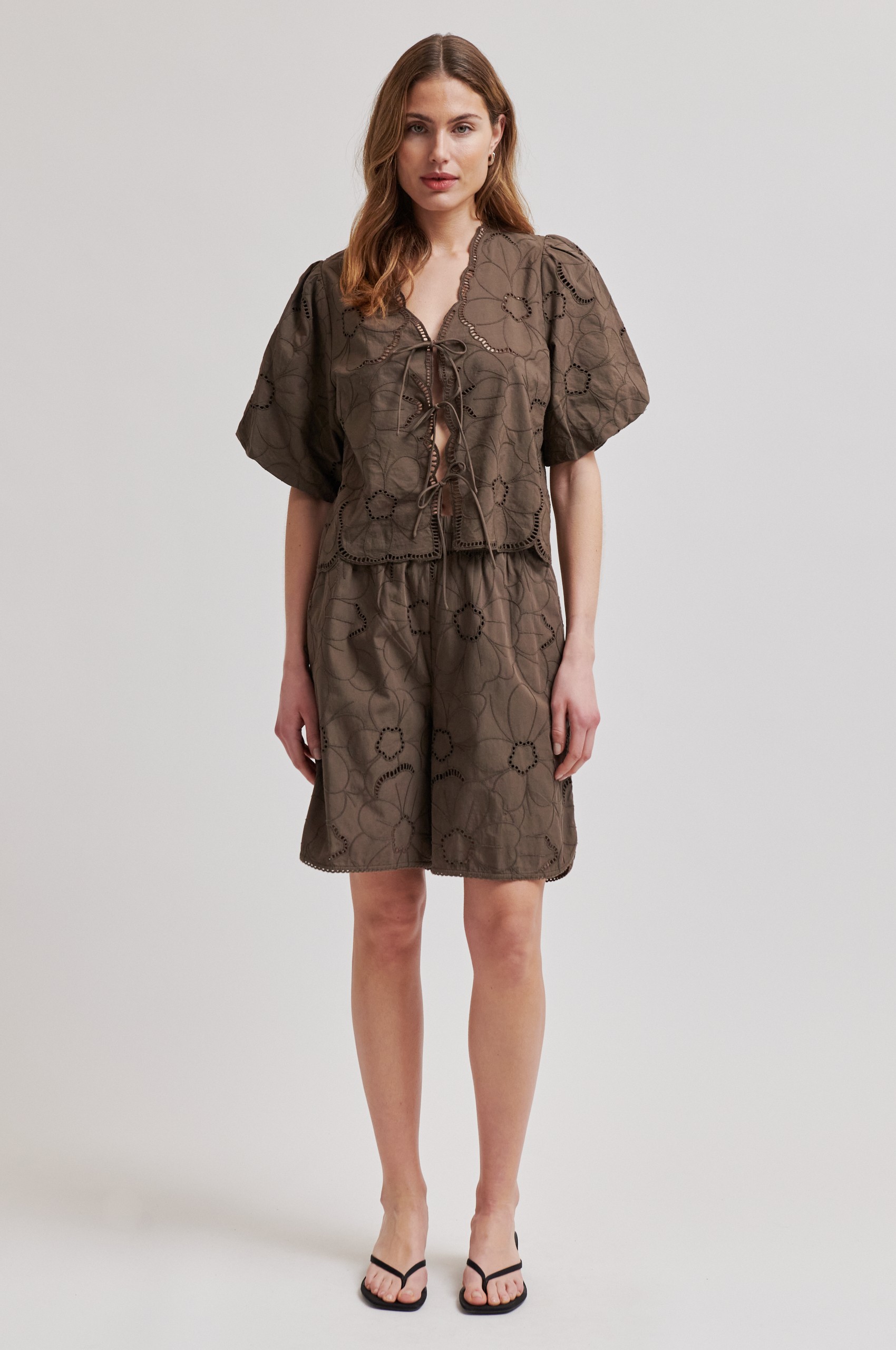 Avrille Shorts