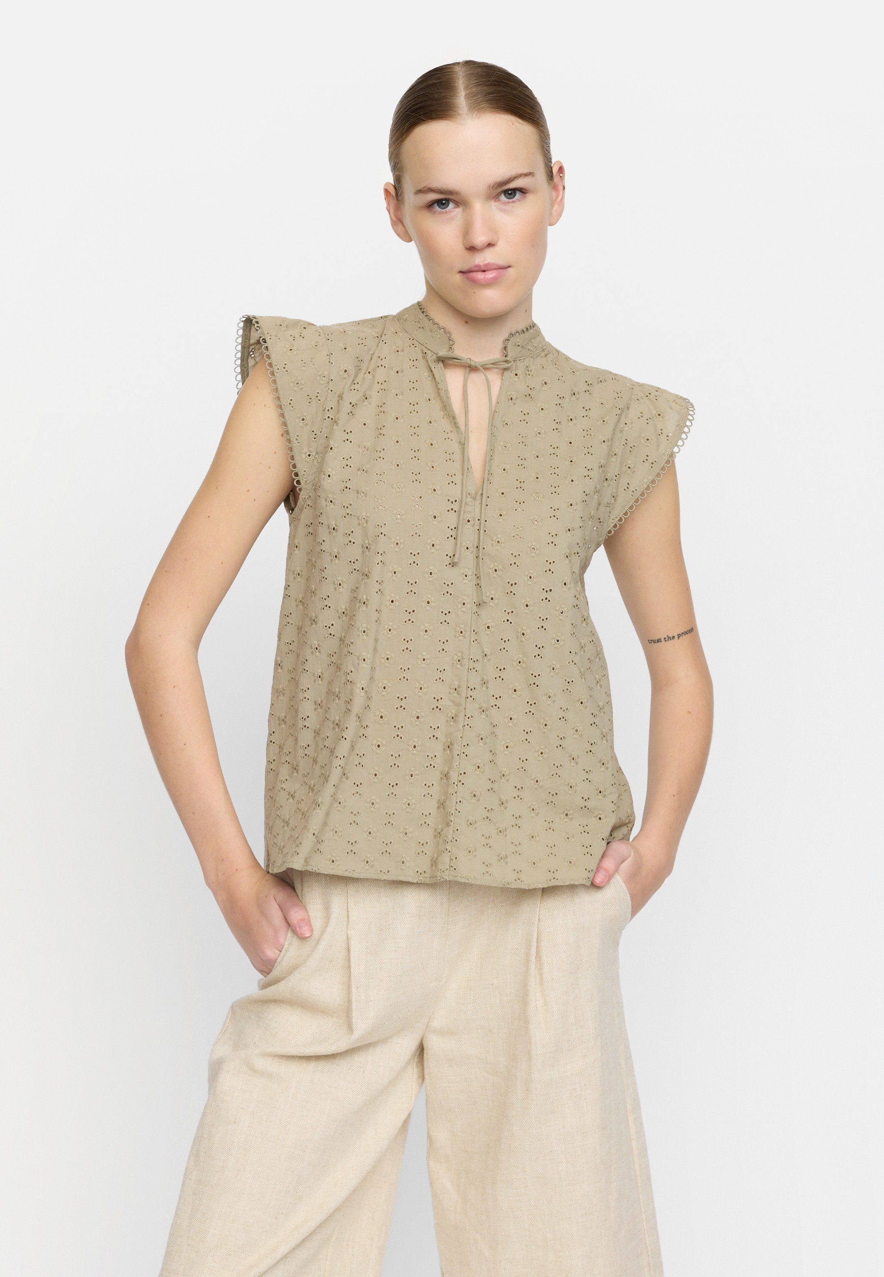 Srdaniela Blouse