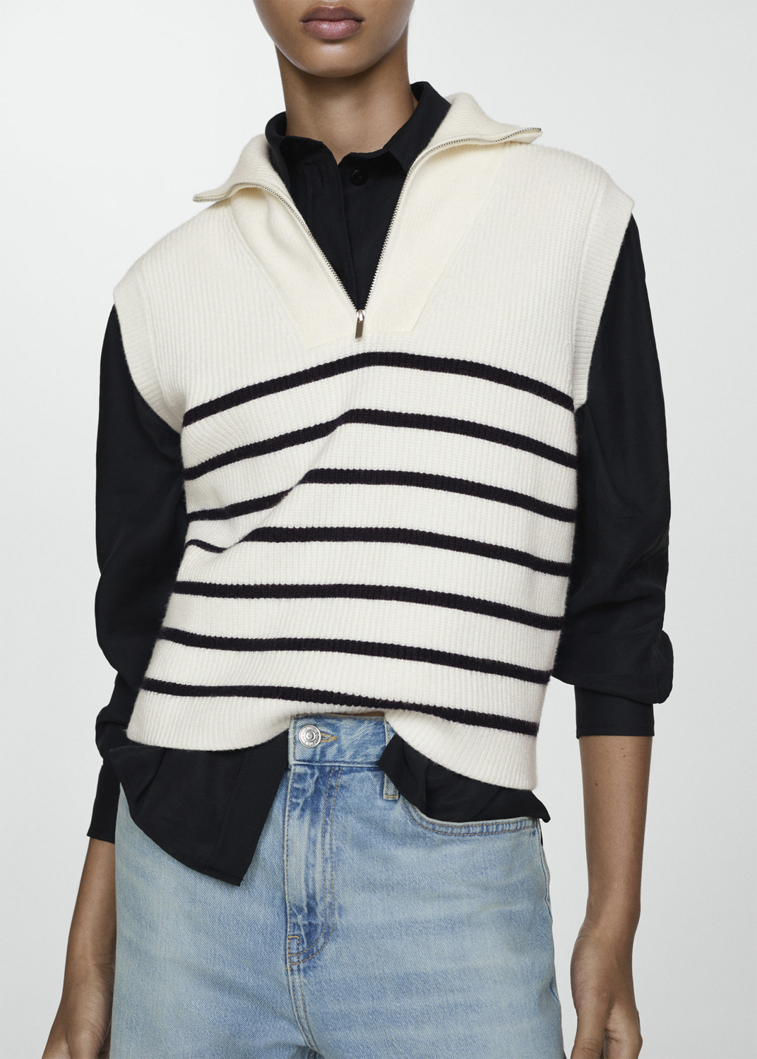 Knitted Gilet With zip