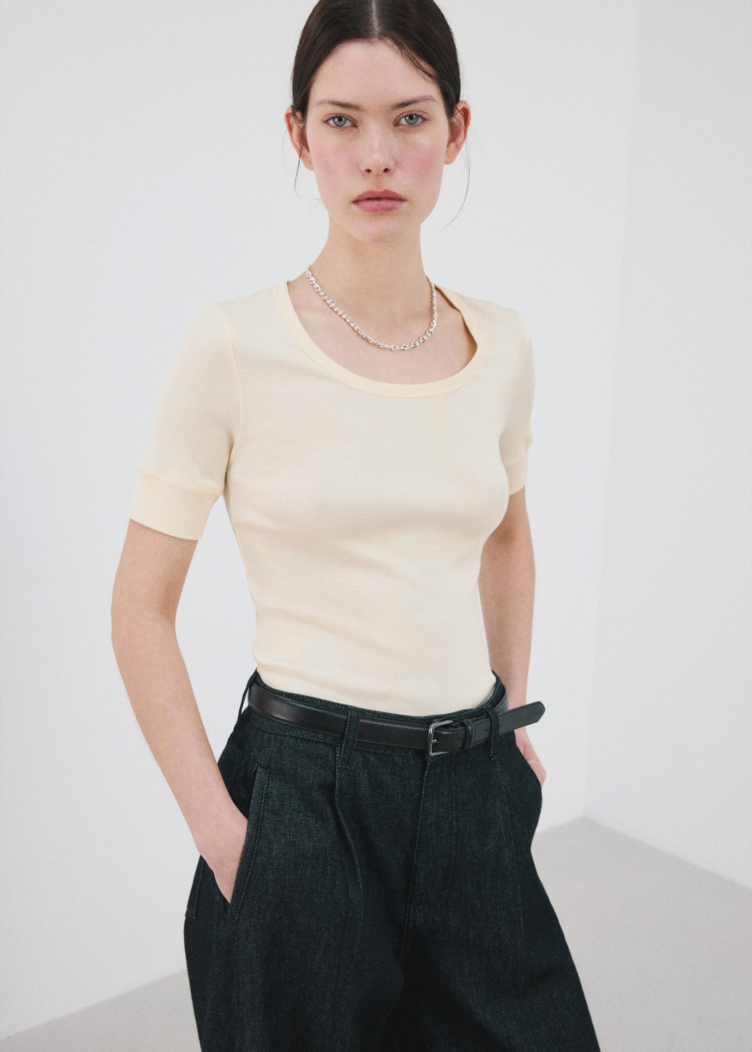 Shortsleeved Fitted T-shirt